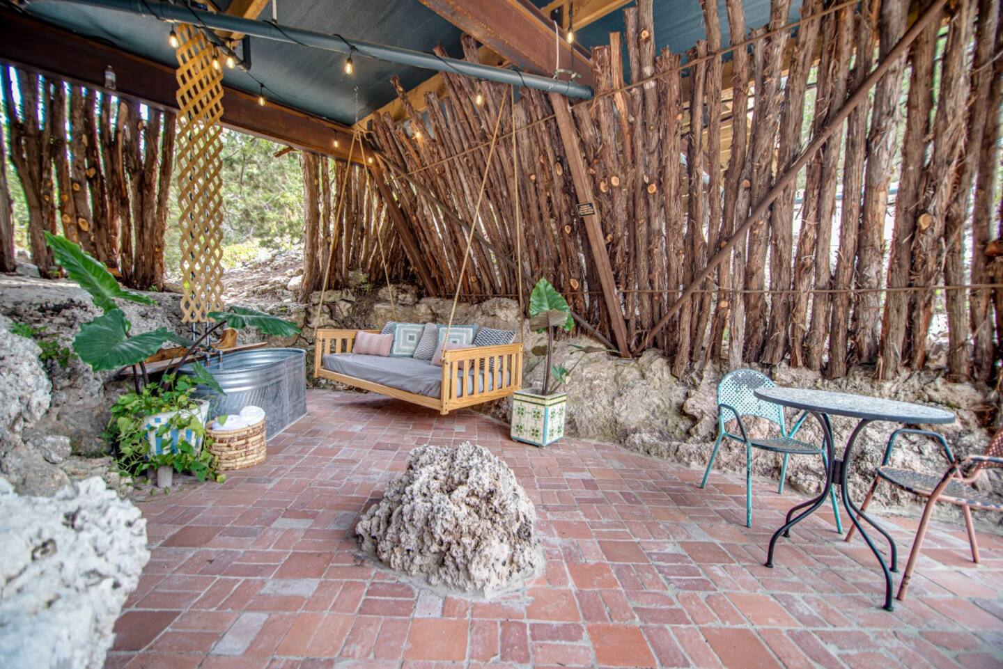 terrasse abritée sous maison A-Frame