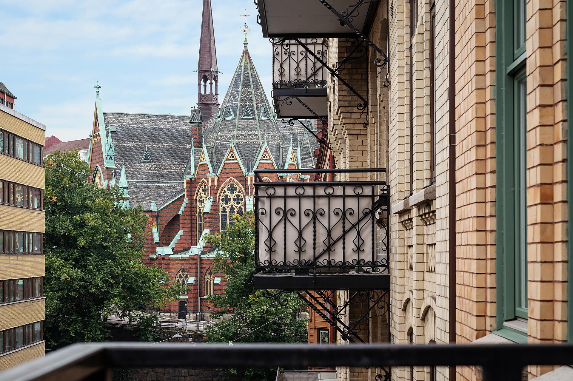 balcon vue église