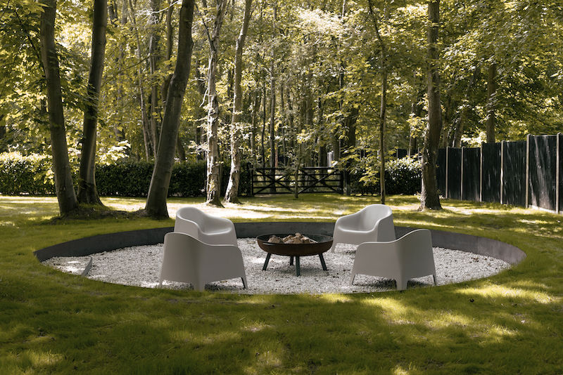 jardin avec brasero