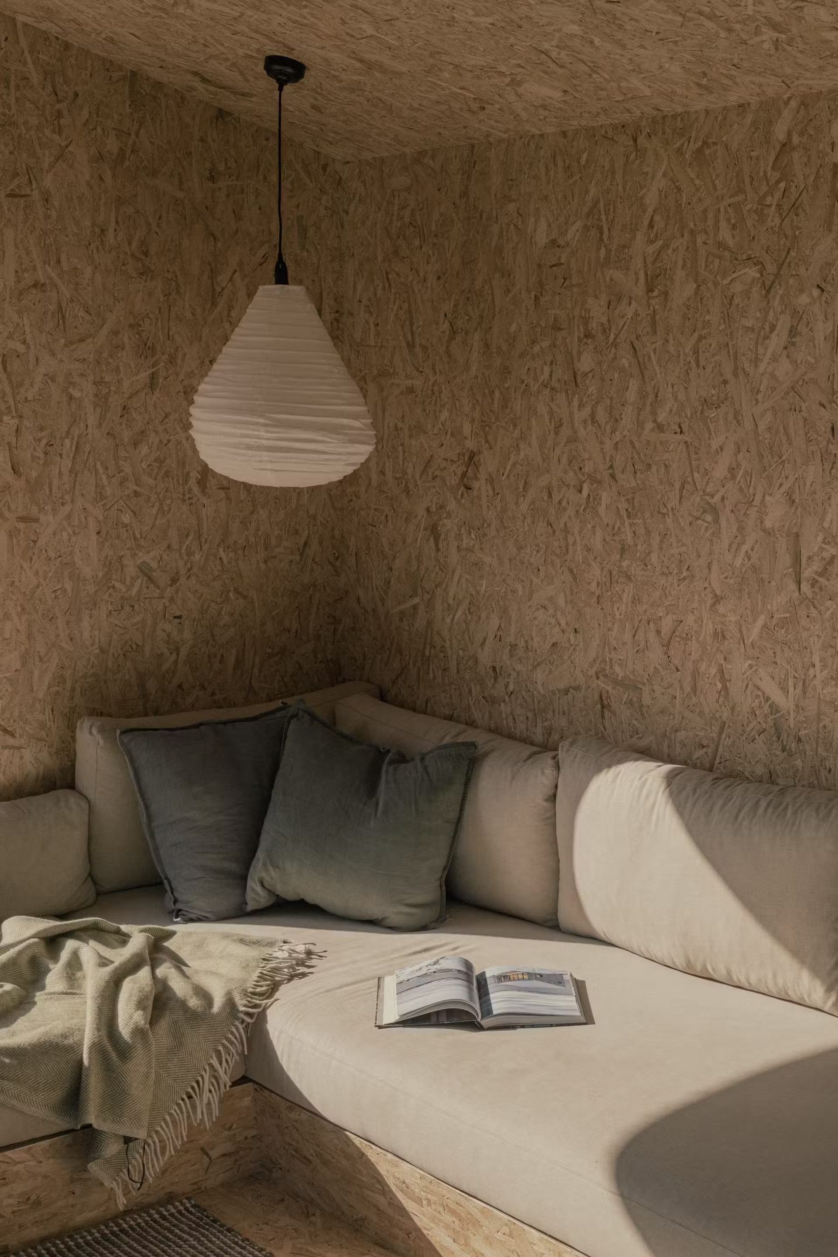 salon murs OSB maison en bois 84m2