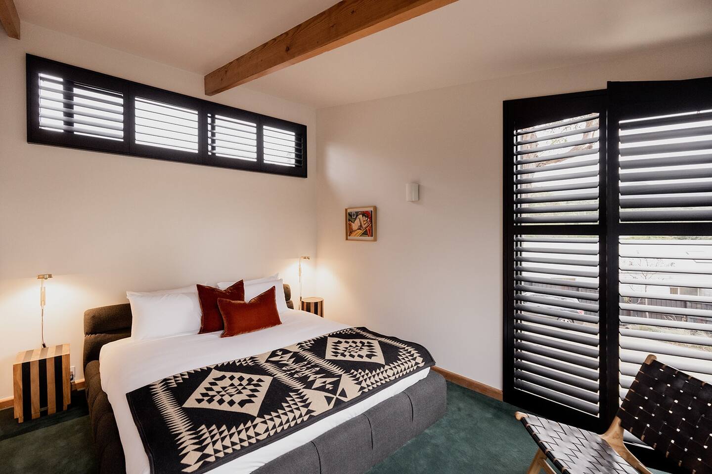 chambre maison design en bois noir
