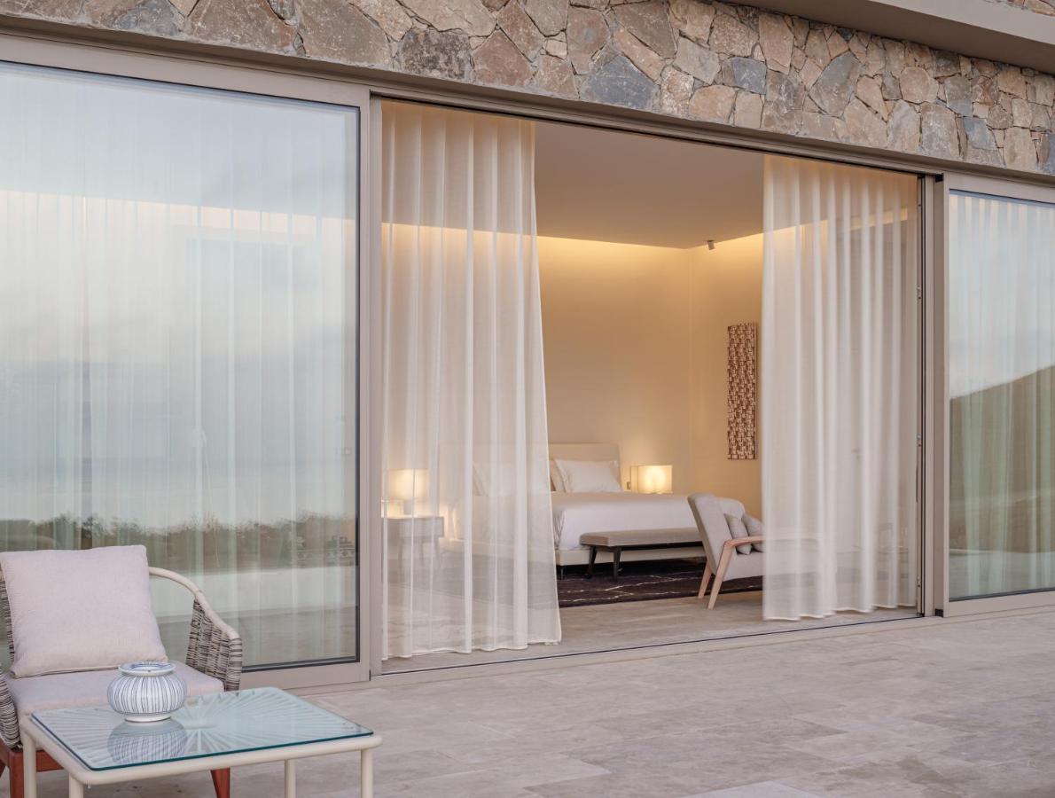 terrasse maison en pierres contemporaine
