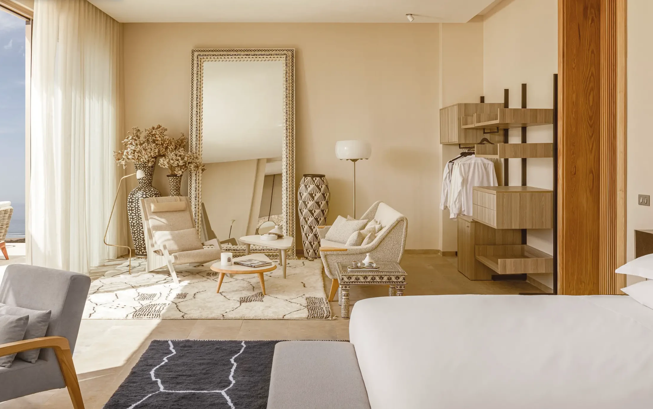 salon avec chambre décoration naturelle