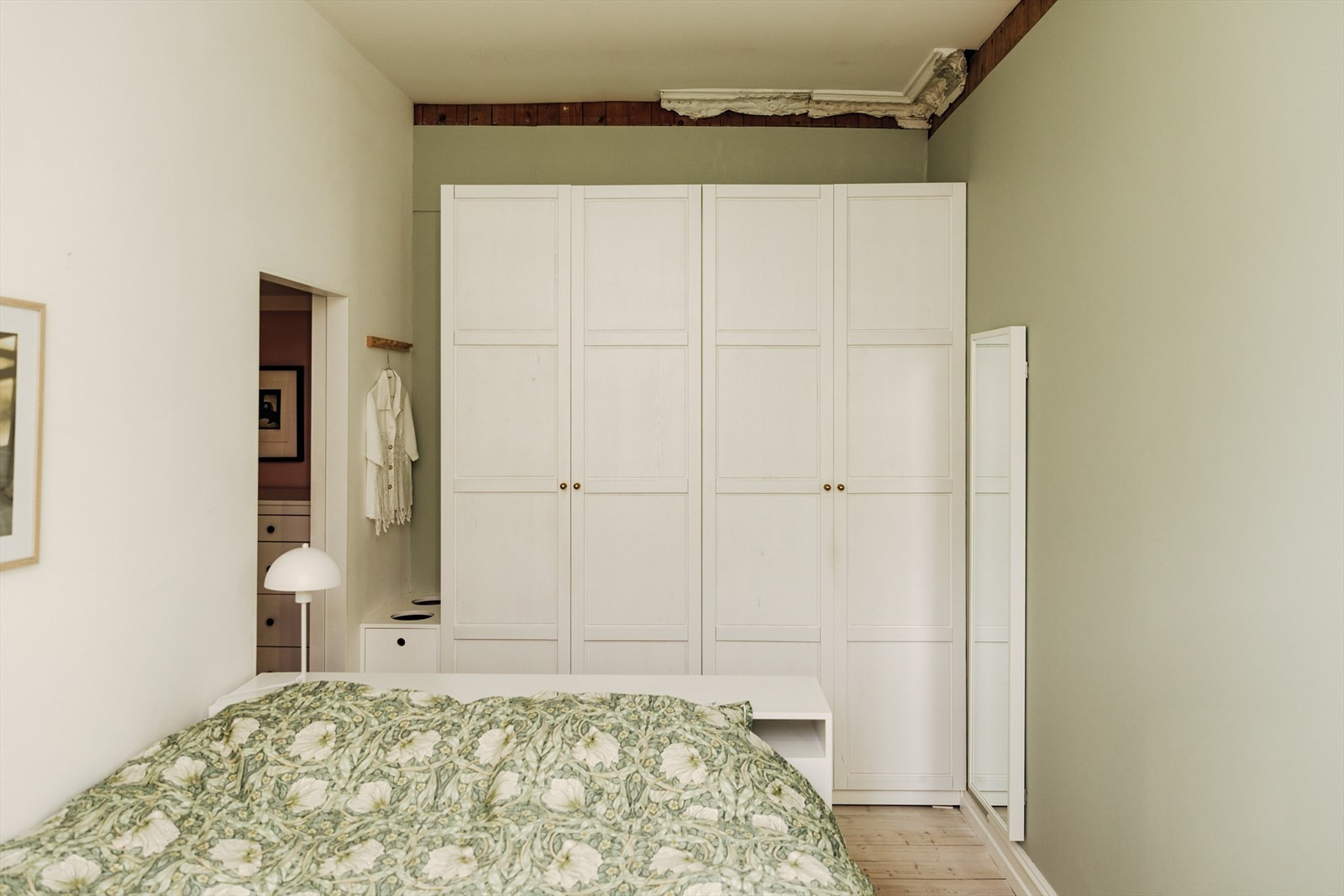 chambre murs verts décoration scandinave