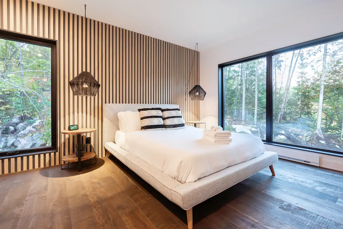 chambre mur tasseaux de bois maison en bois Kabinhaus chambre mur tasseaux de bois maison en bois Kabinhaus