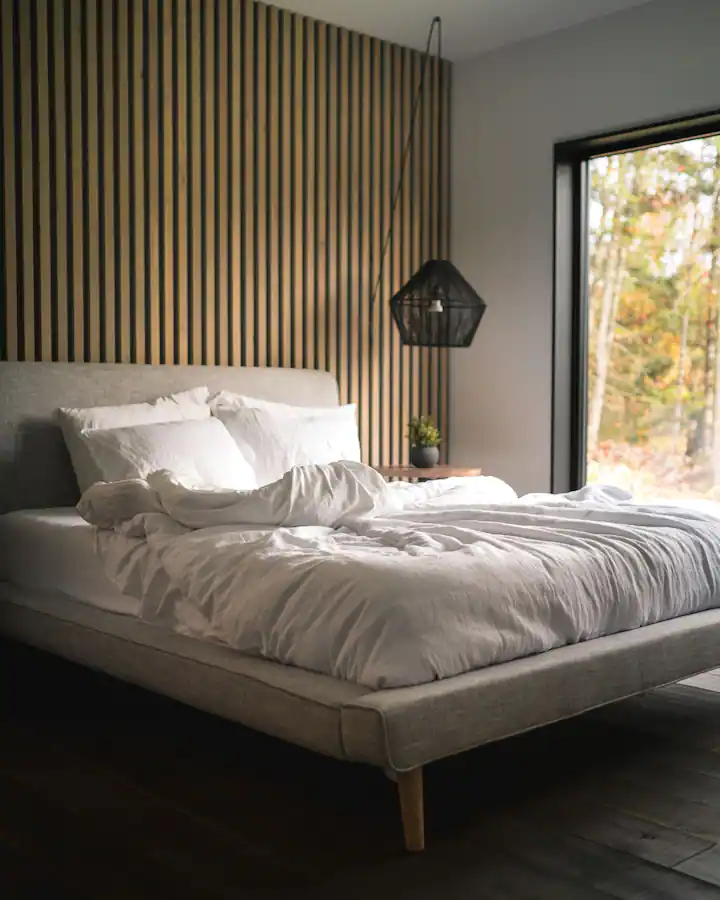 chambre murs tasseaux de bois maison en bois Kabinhaus chambre murs tasseaux de bois maison en bois Kabinhaus