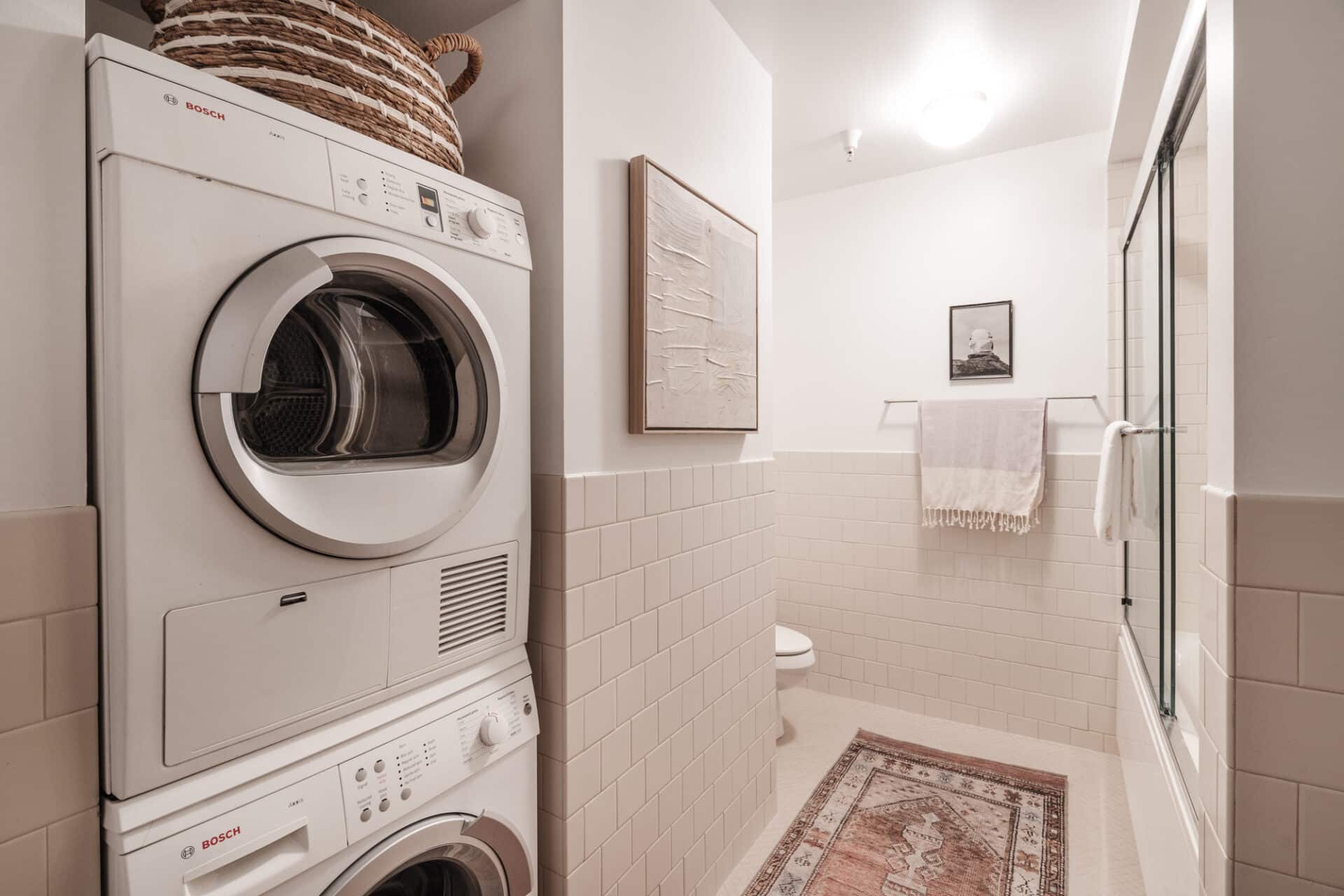salle de bain avec buanderie