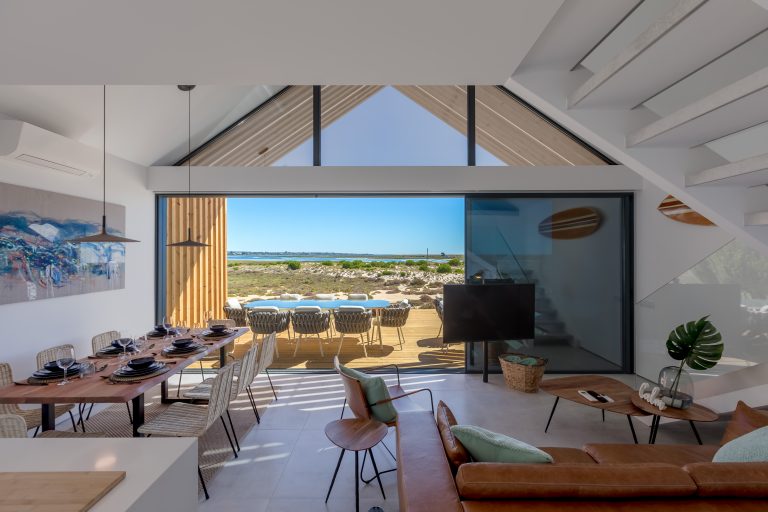 salon avec pignon vitré maison en bois