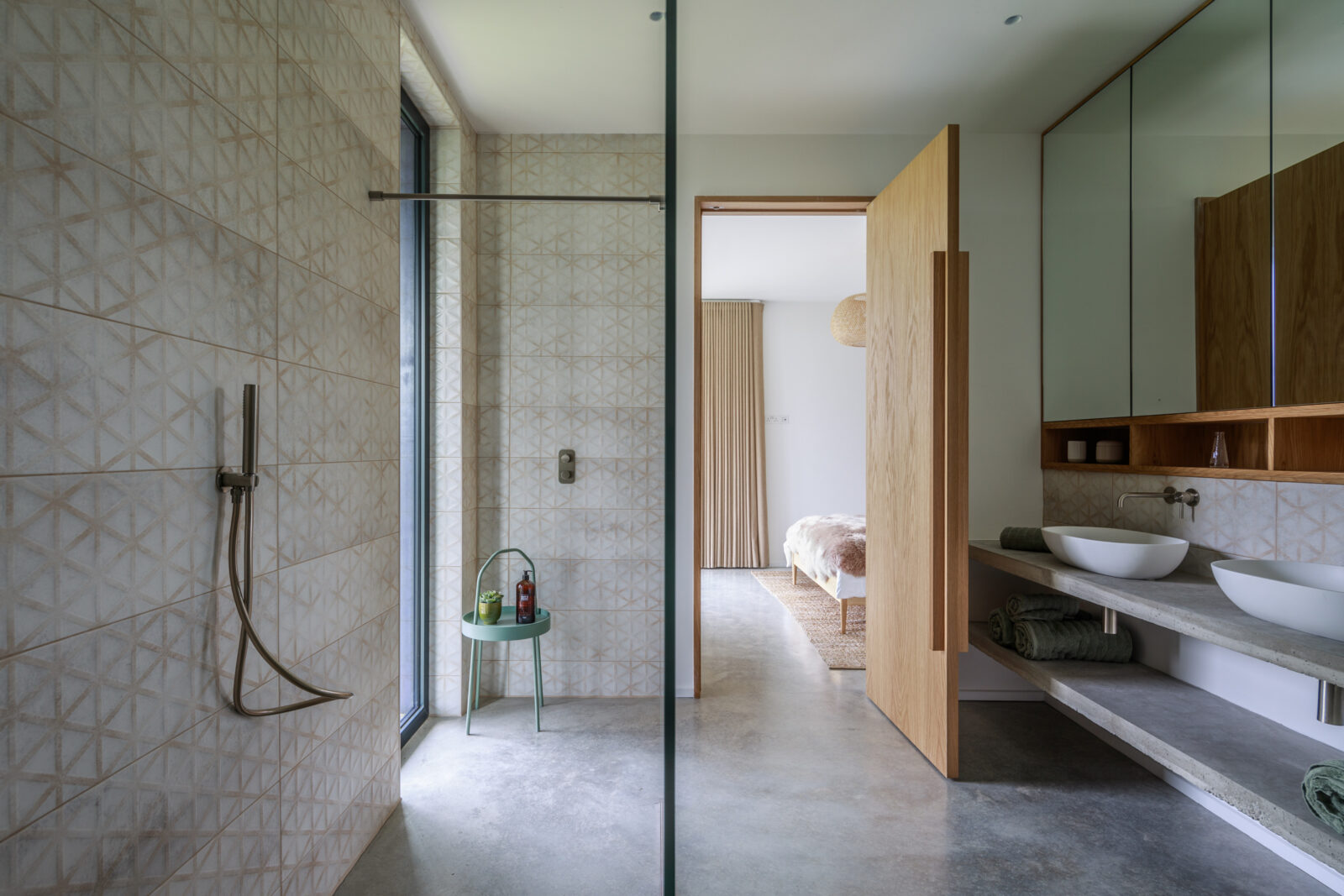 salle de bain design grise