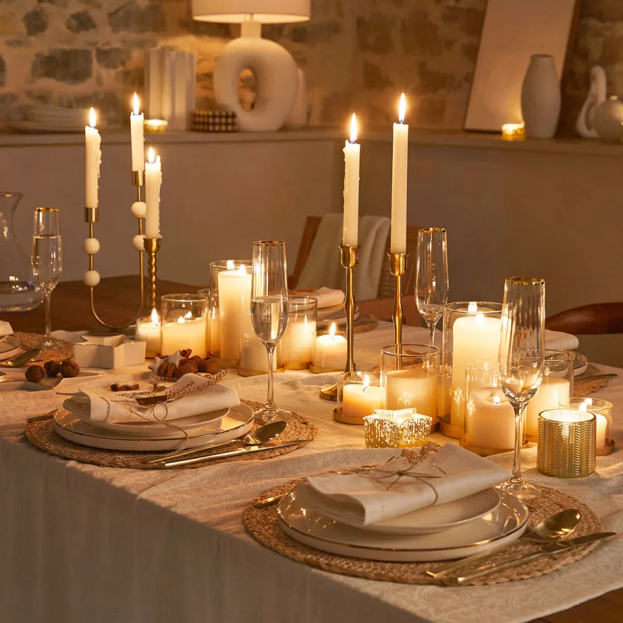 table de fête dorée