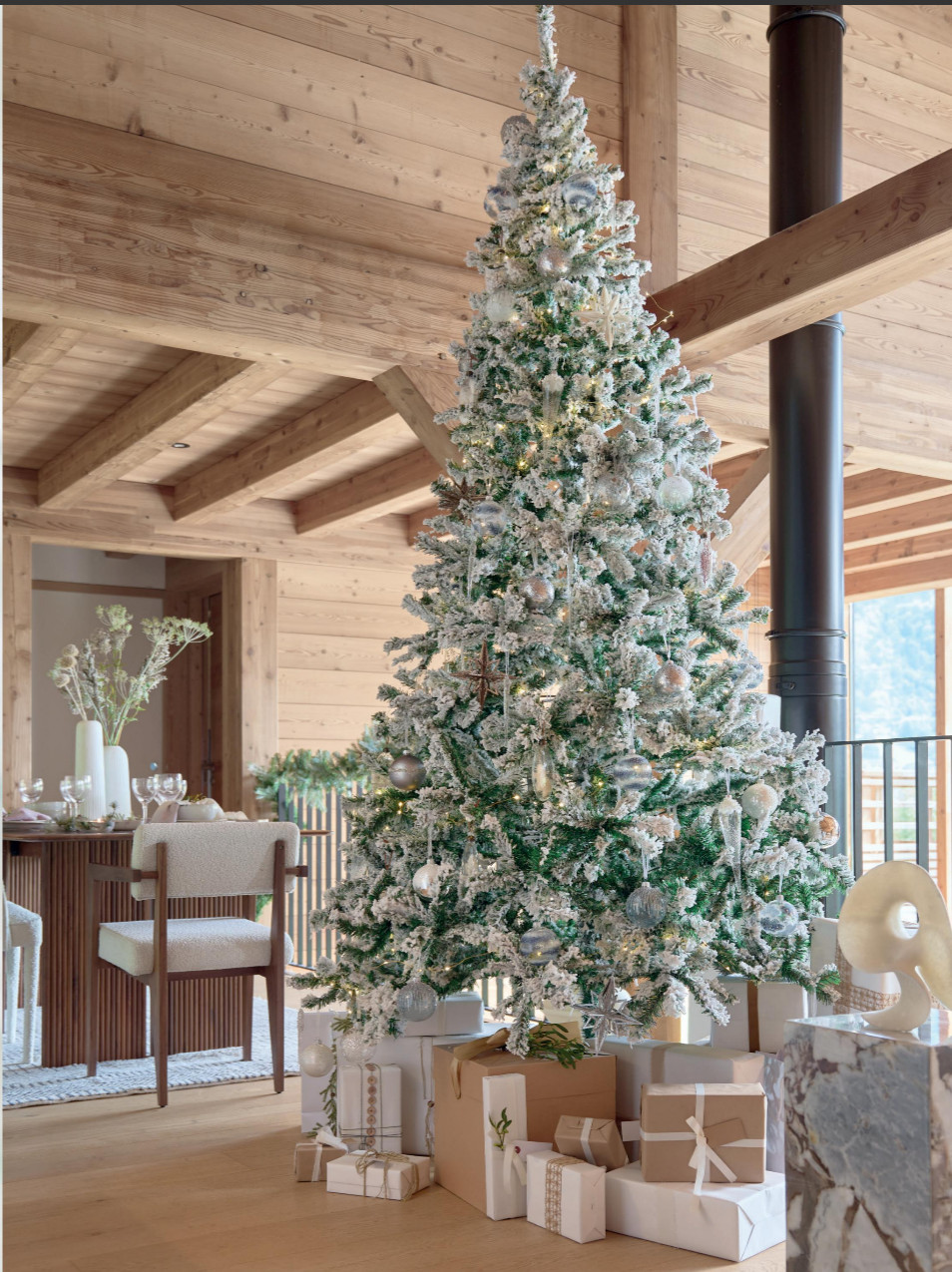 salon catalogue AM PM Noël 2023 décoration blanche salon catalogue AM PM Noël 2023 décoration blanche