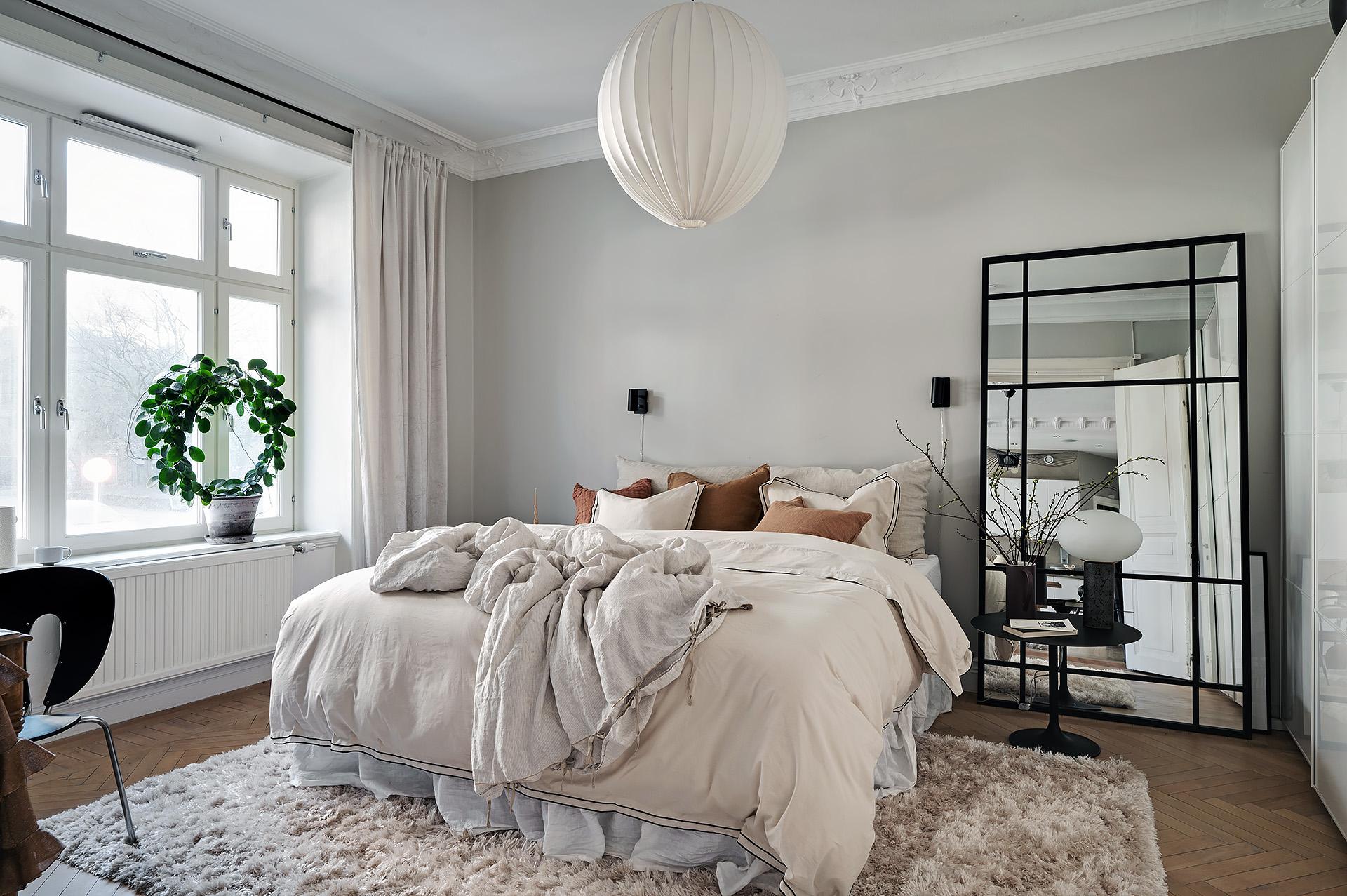chambre avec grand miroir