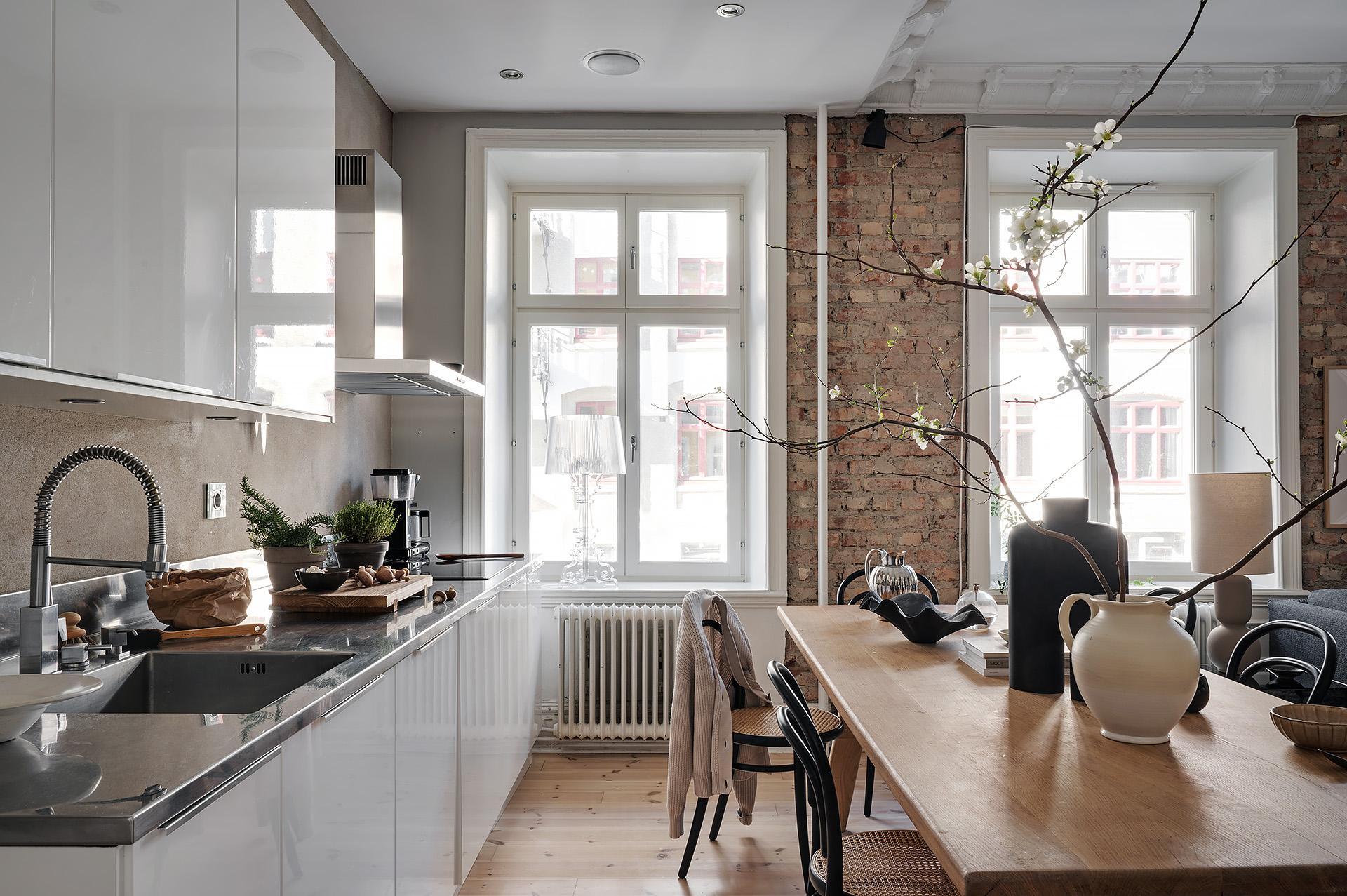 cuisine ouverte murs de briques