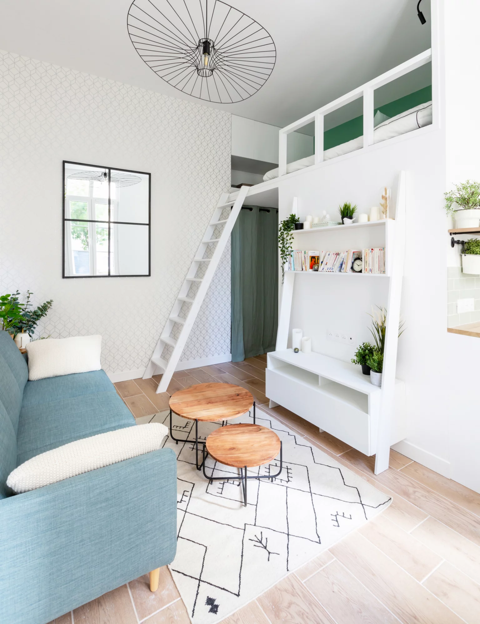 salon avec mezzanine décoration design