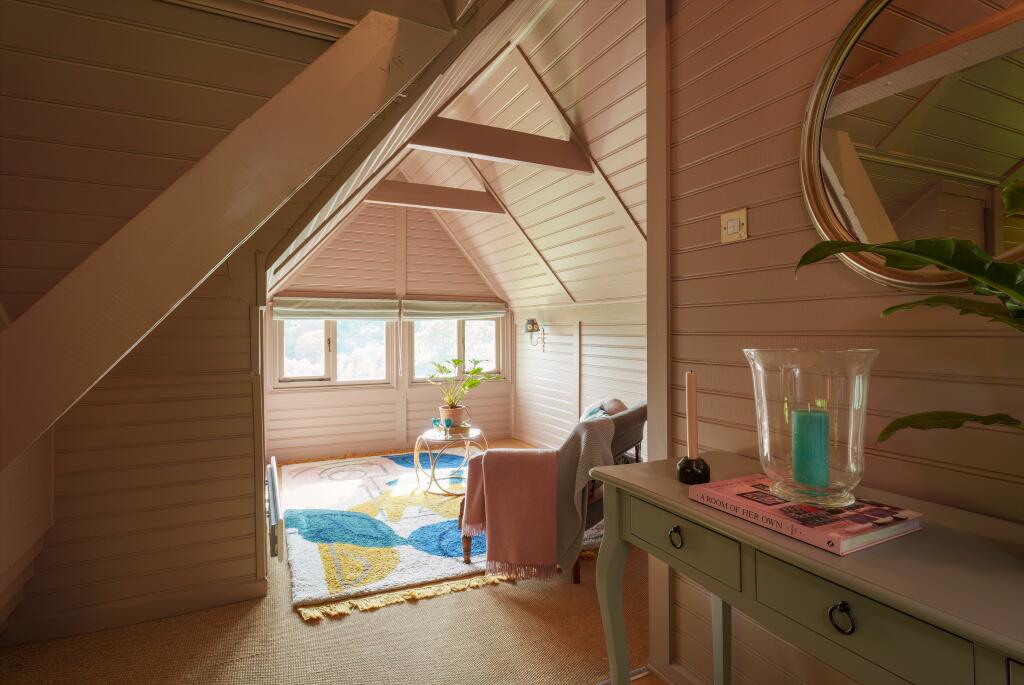 chambre décoration rustique chic maison de Sex Education de Netflix chambre décoration rustique chic maison de Sex Education de Netflix