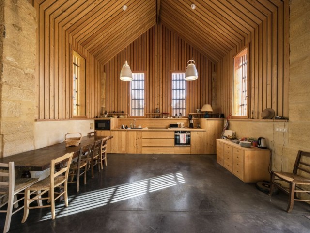 cuisine et salle à manger ancienne grange modernisée