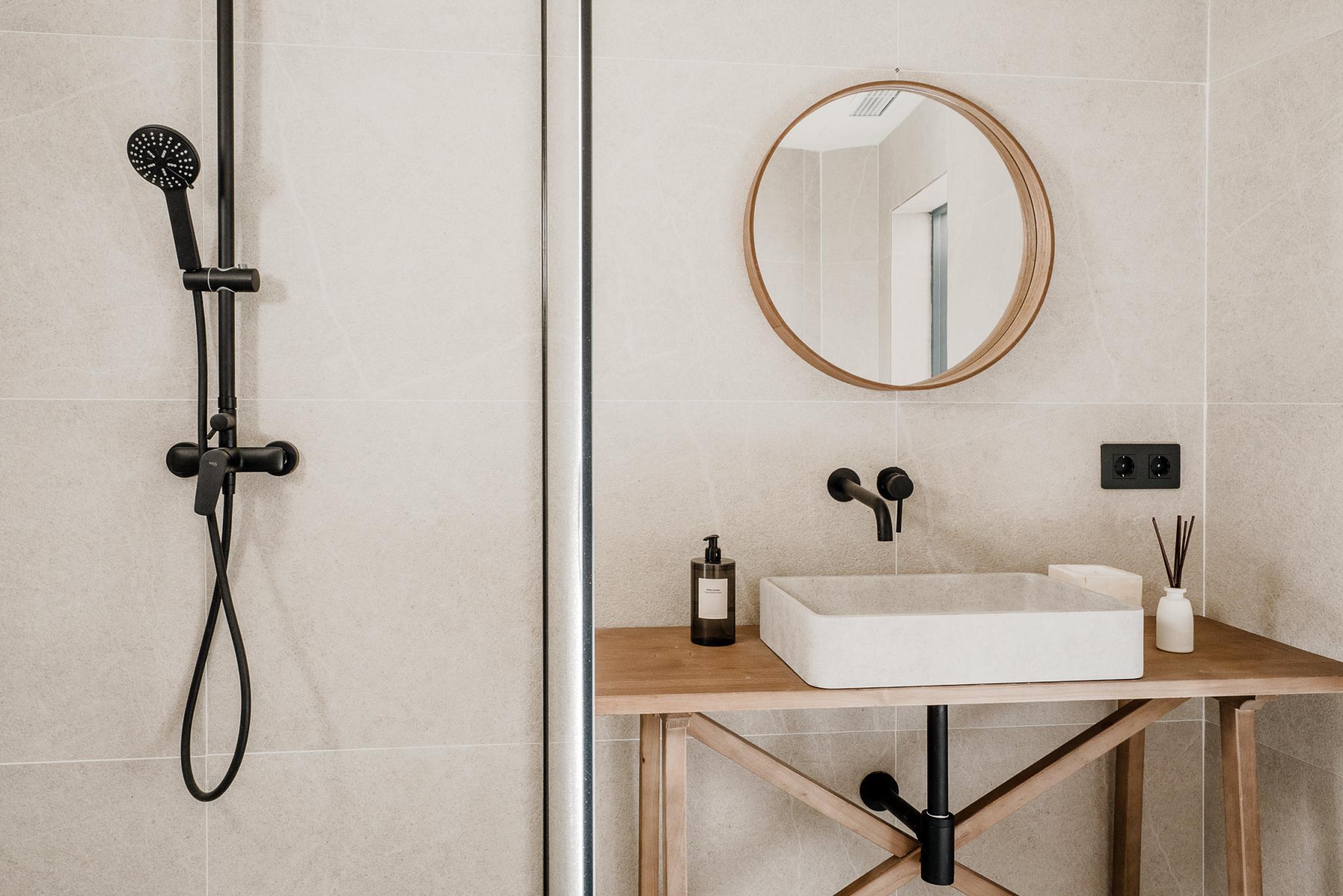 salle de bain minimaliste décoration naturelle