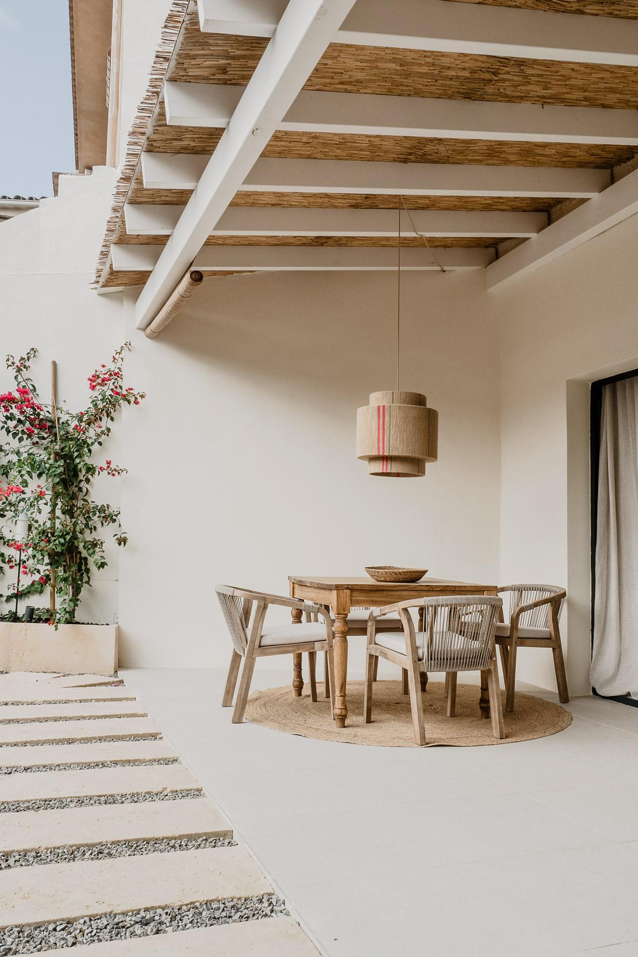 terrasse avec pergola bois et cannisses