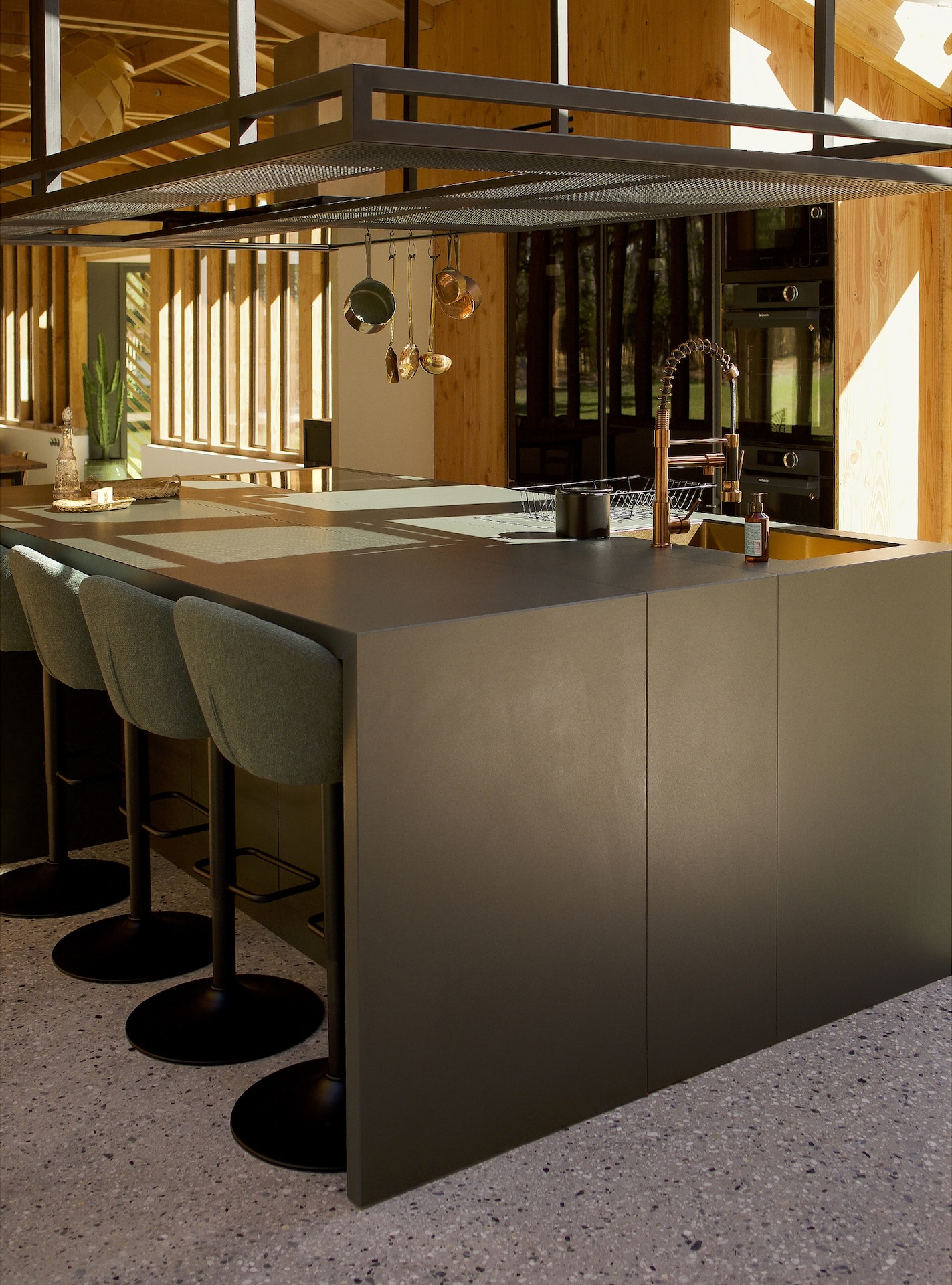 cuisine avec îlot maison en bois Airial du Branasse Hossegor