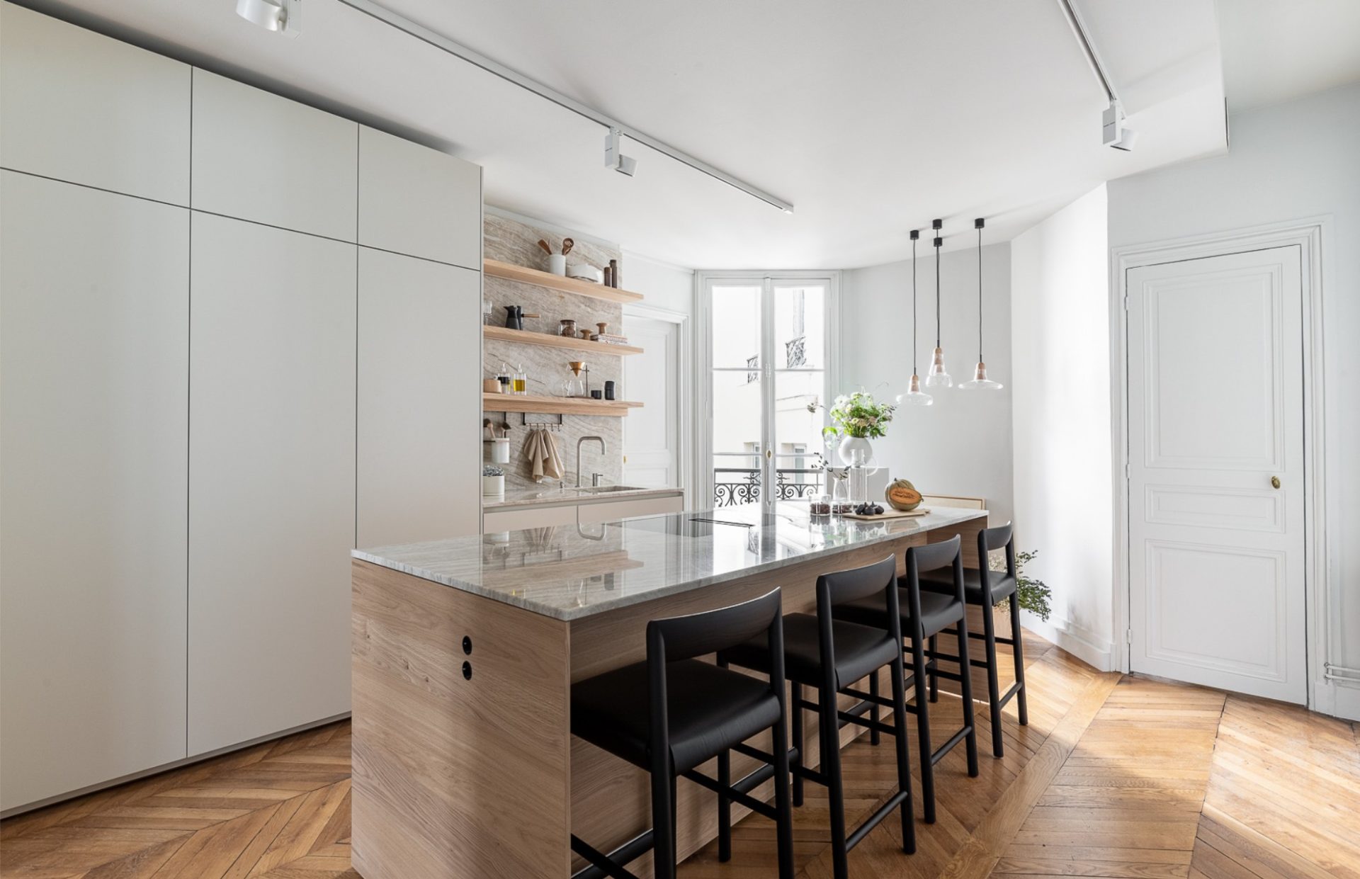 cuisine design dans appartement haussmannien décoration contemporaine