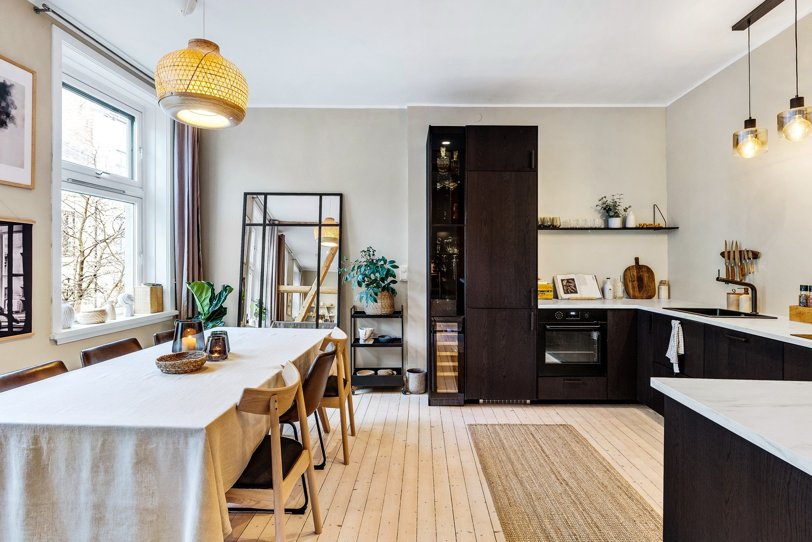 cuiisne noire avec parquet