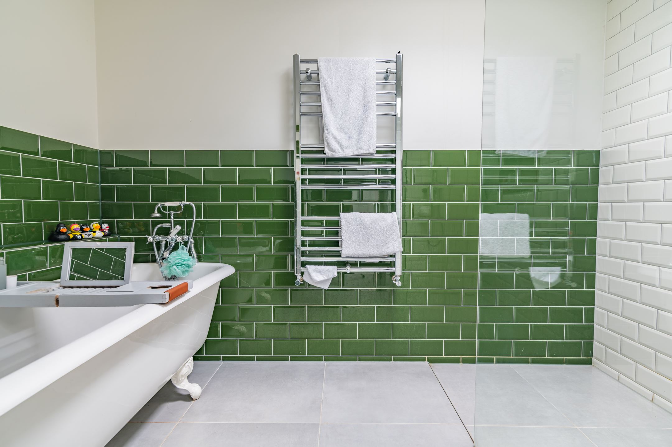 salle de bain blanche et verte salle de bain blanche et verte