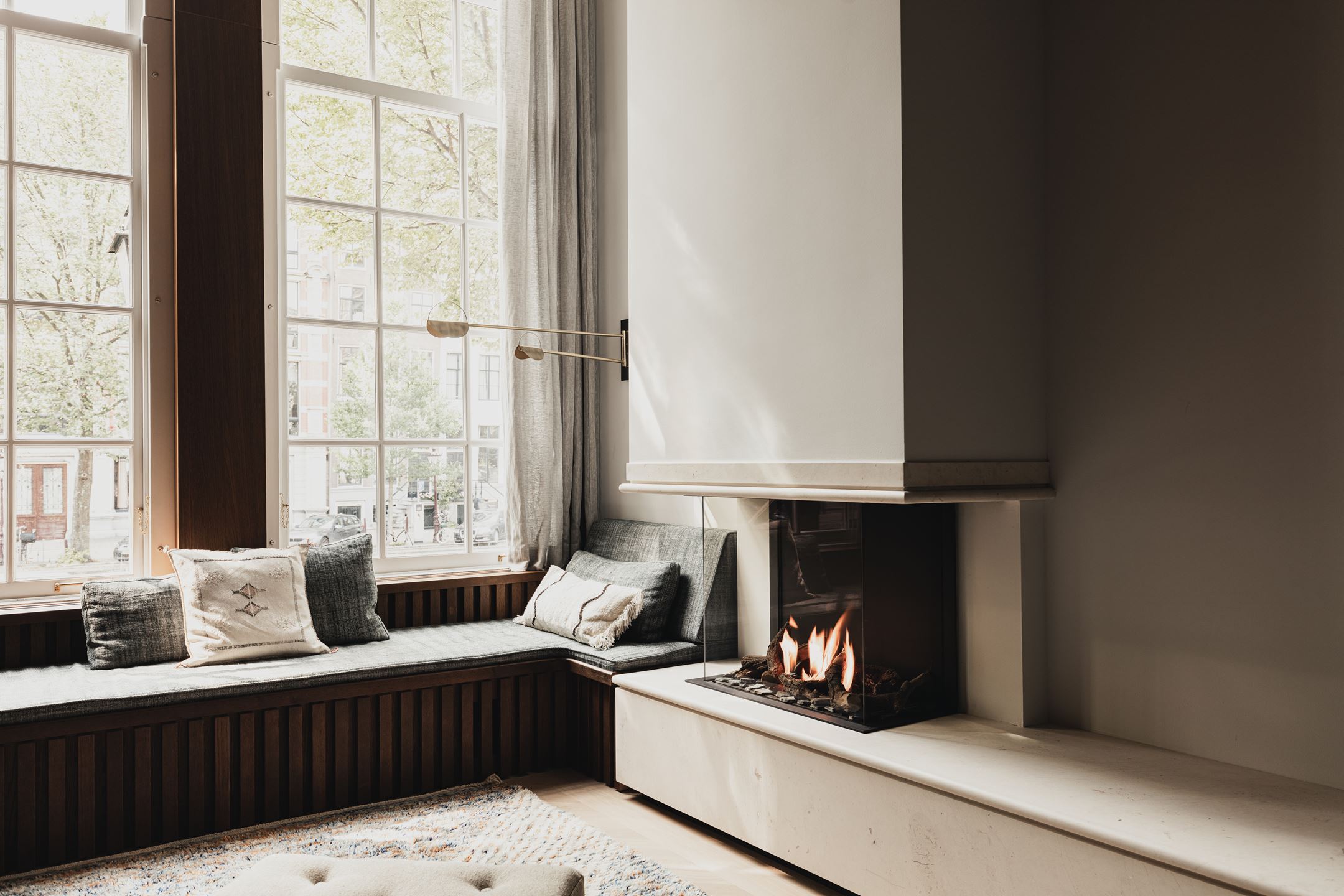 salon avec cheminée décoration design