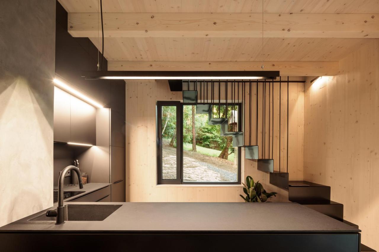 cuisine noire design maison en bois Hytta cuisine noire design maison en bois Hytta