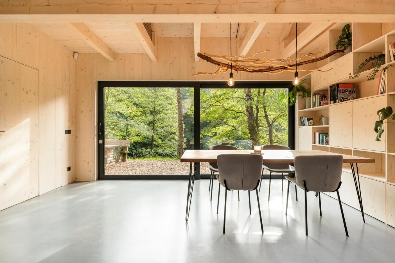 salle à manger minimaliste avec baie vitrée salle à manger minimaliste avec baie vitrée