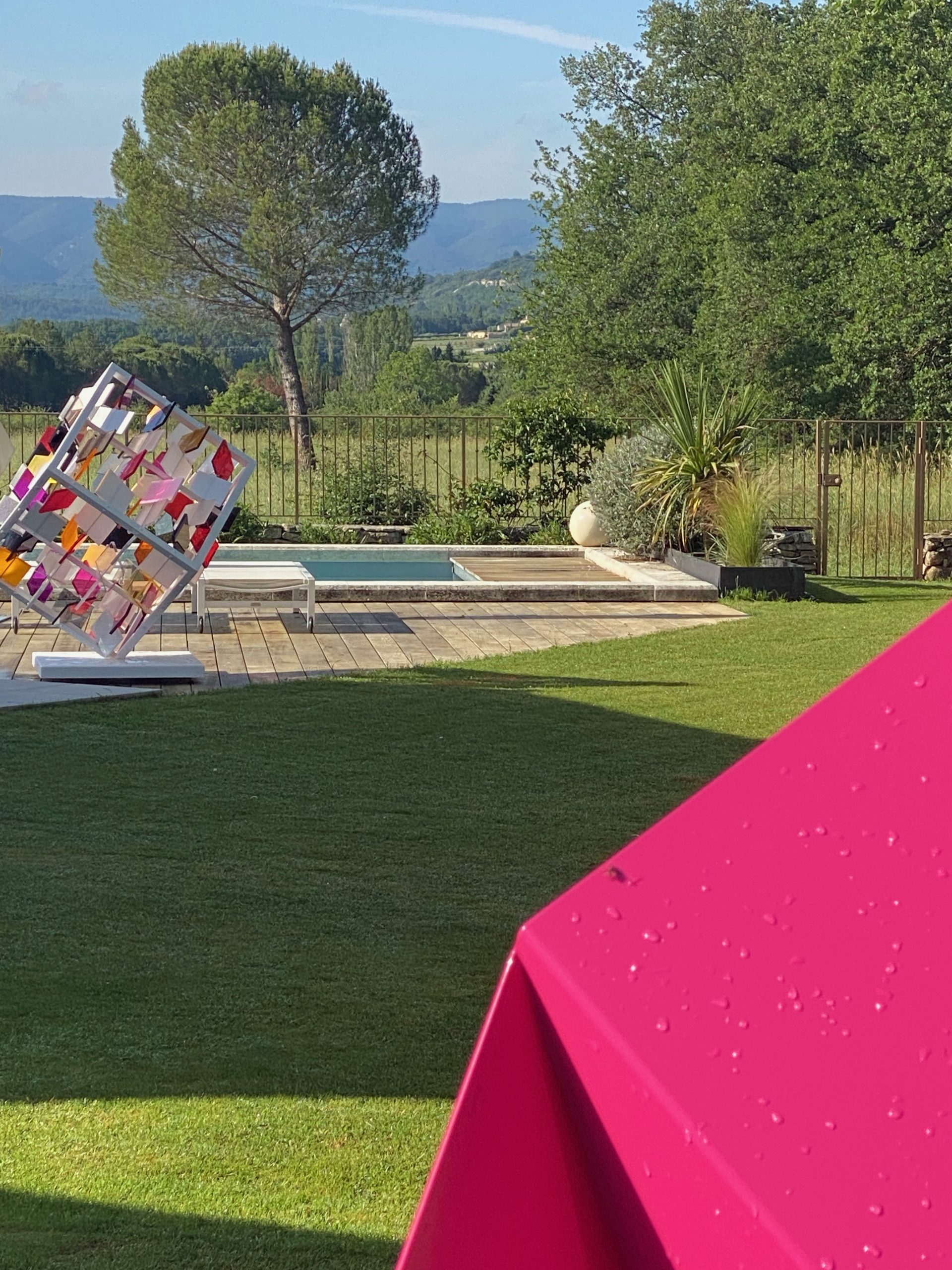 jardin avec piscine maison Elisabeth Von Wrede à Gordes