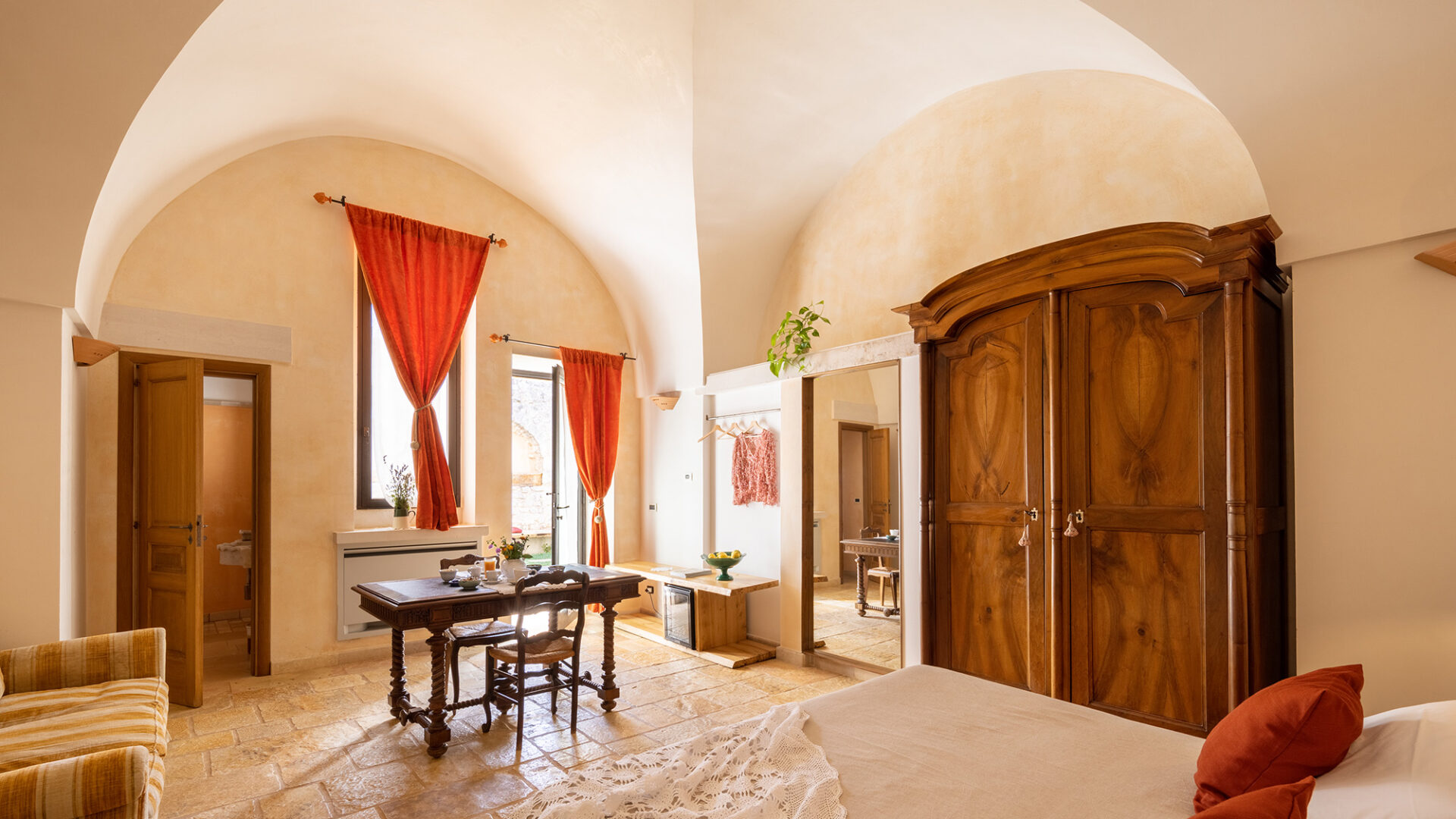 chambre maison en pierres Pouilles chambre maison en pierres Pouilles