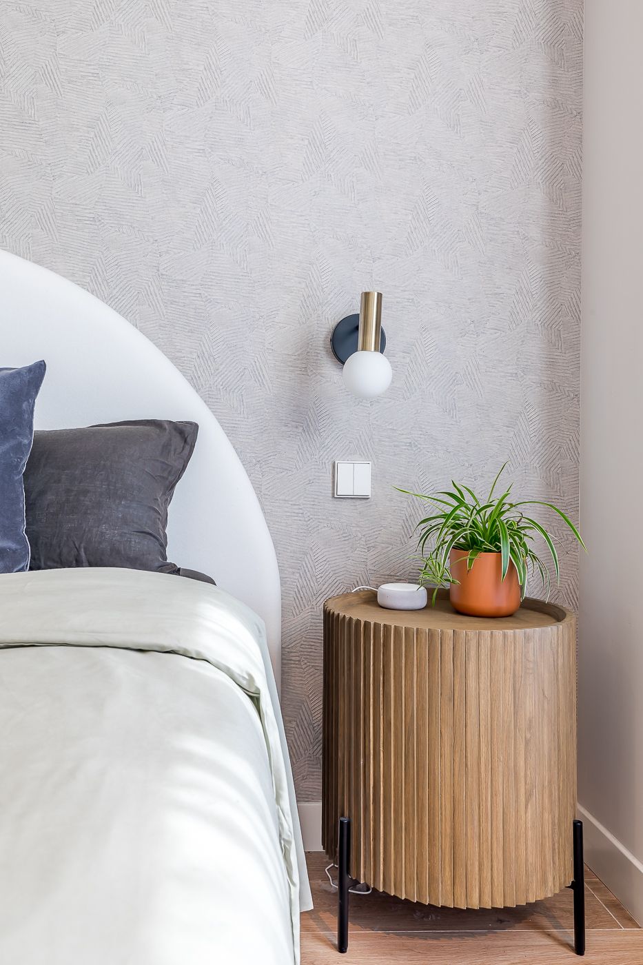 chambre mur gris décoration design