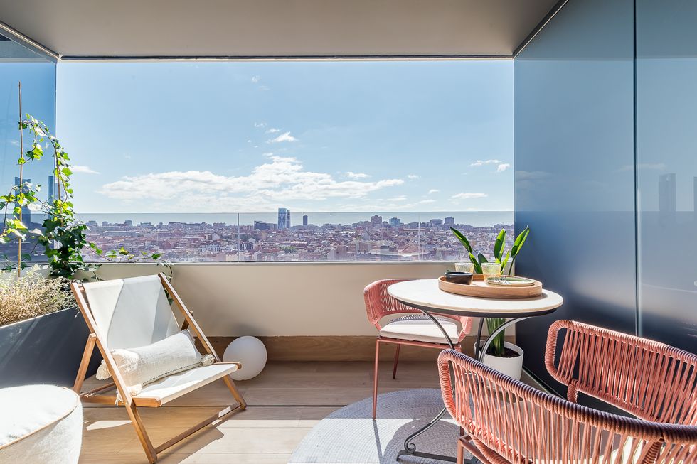 terrasse avec vue ville