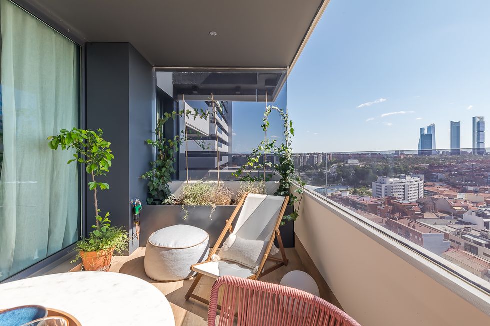 terrasse avec vue ville