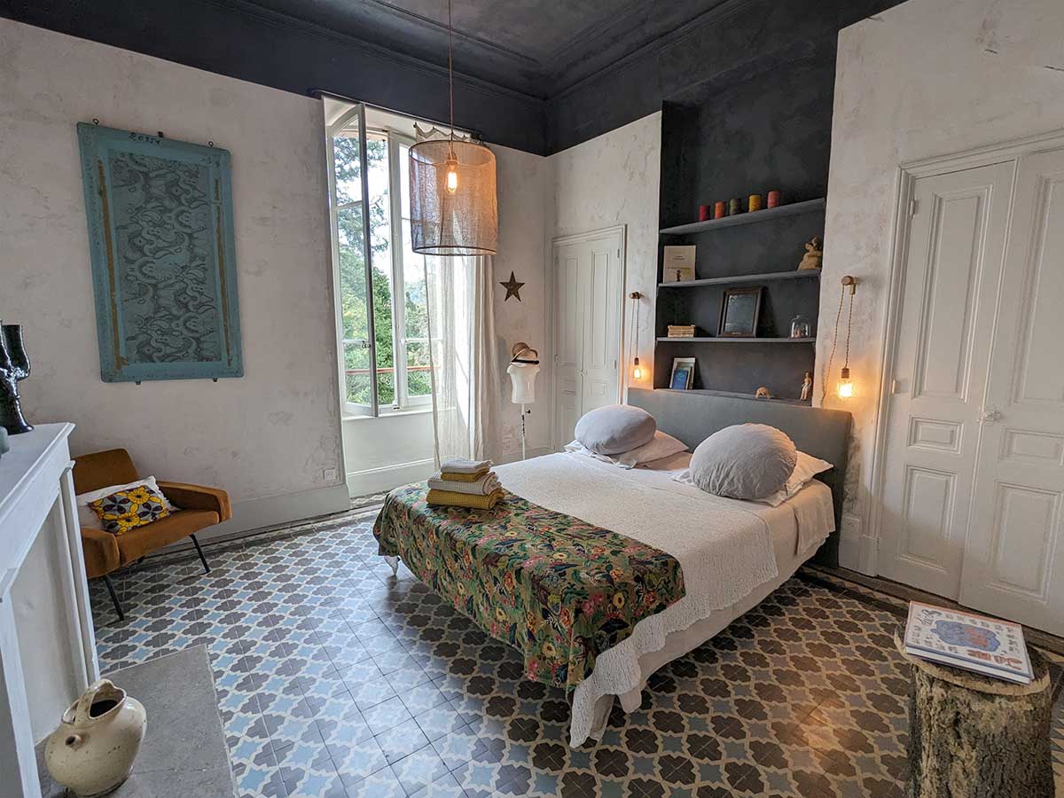 chambre sol carreaux de ciment décoration vintage maison Provence chambre sol carreaux de ciment décoration vintage maison Provence