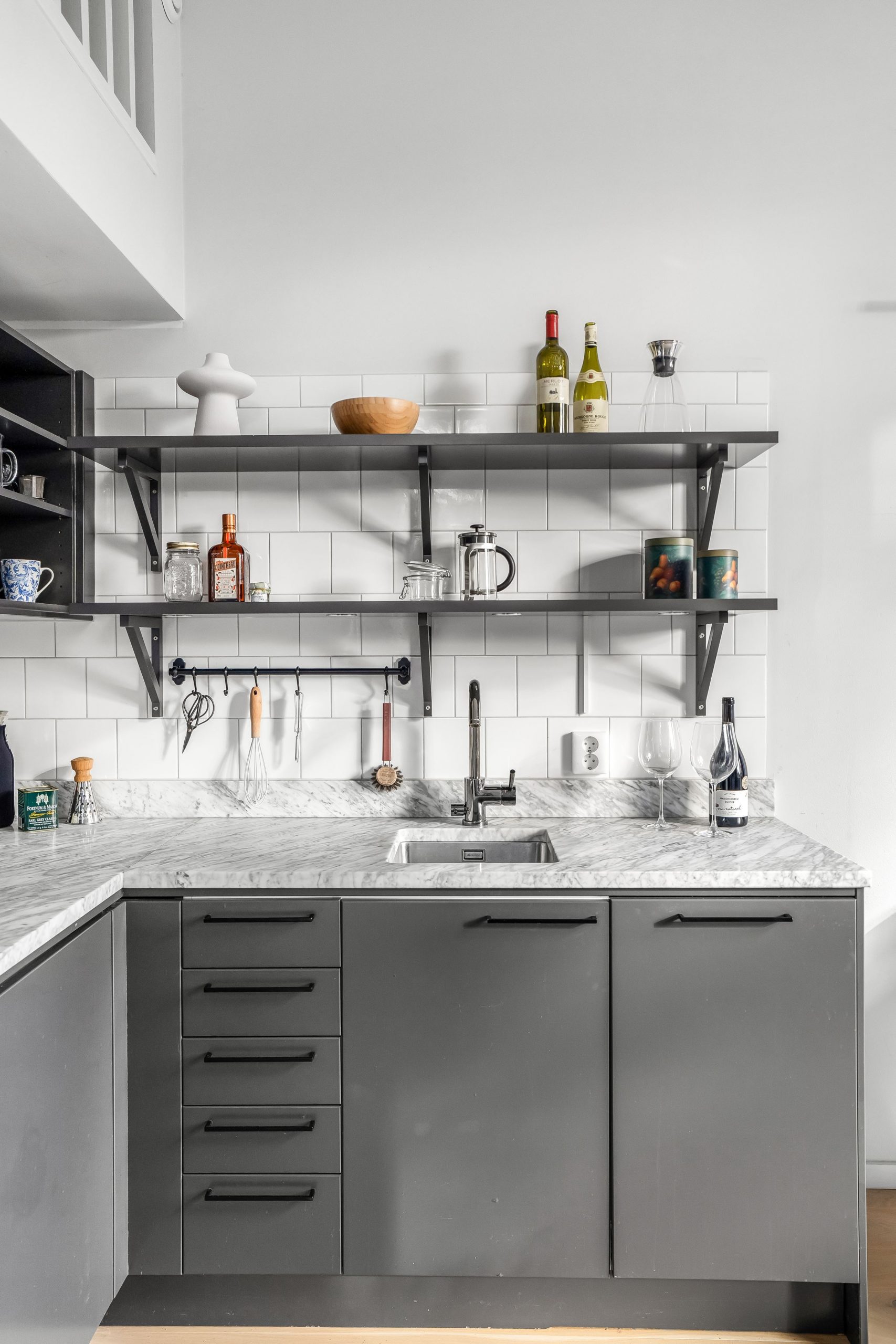 cuisine design noire et marbre cuisine design noire et marbre