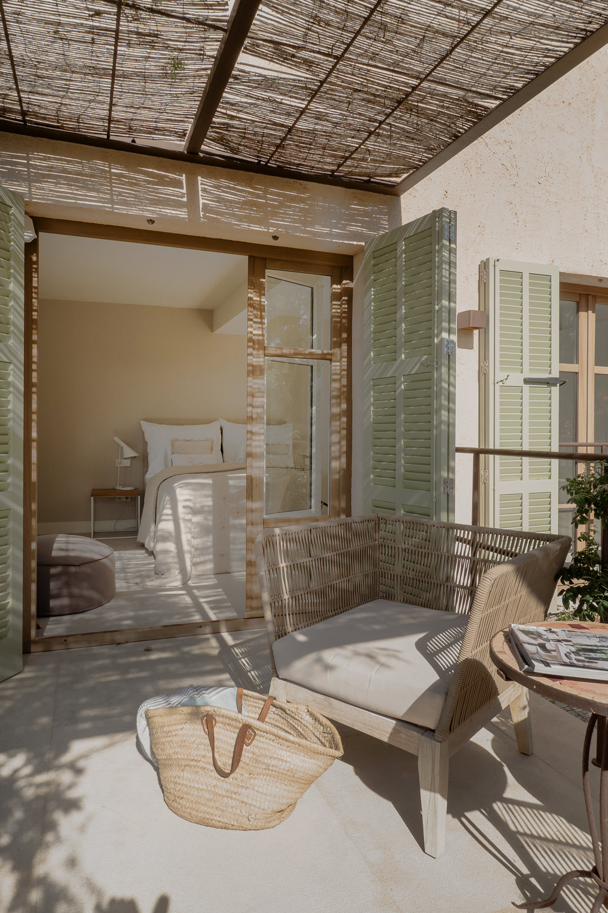 terrasse chambre avec pergola acier