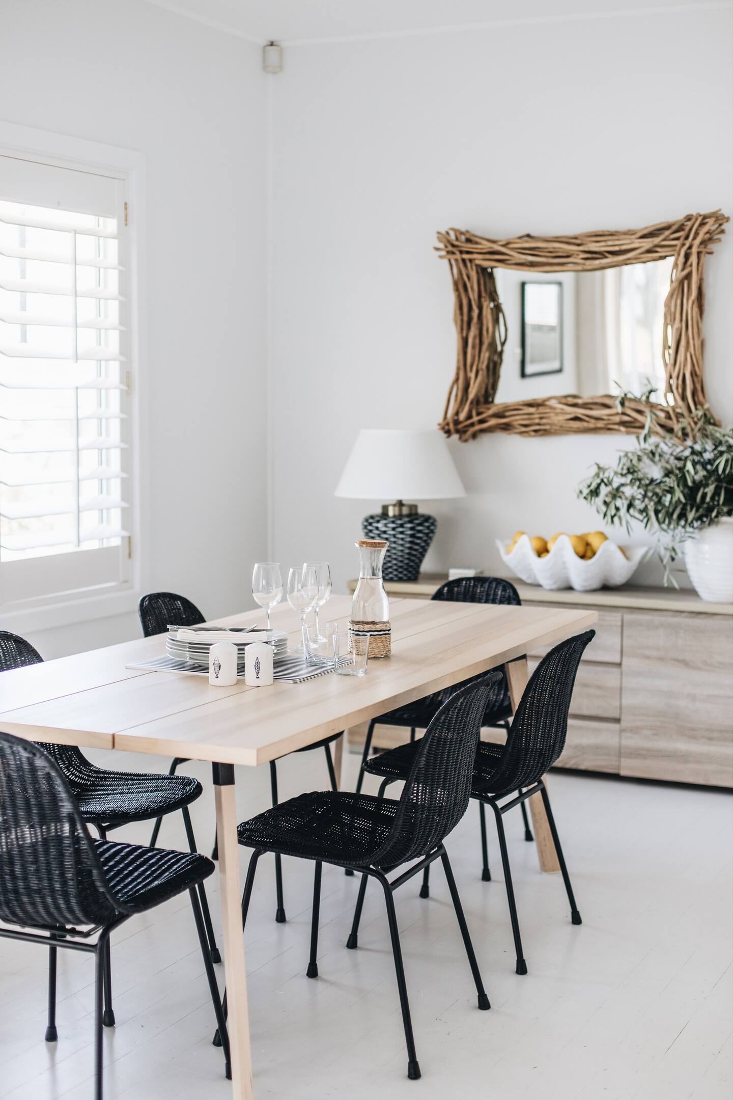 salle à manger décoration blanche et naturelle maison de plage Australie