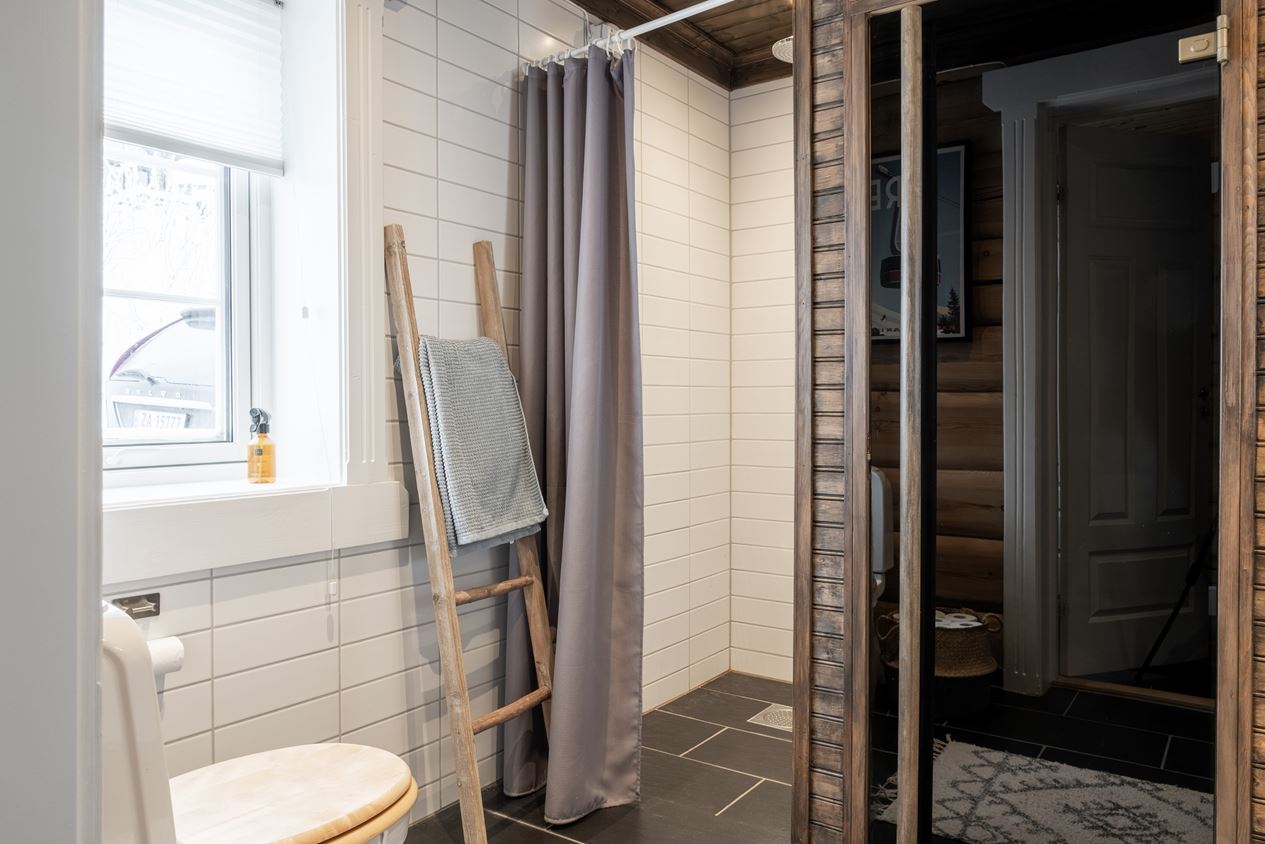 salle de bain appartement mur bois décoration chalet design salle de bain appartement mur bois décoration chalet design