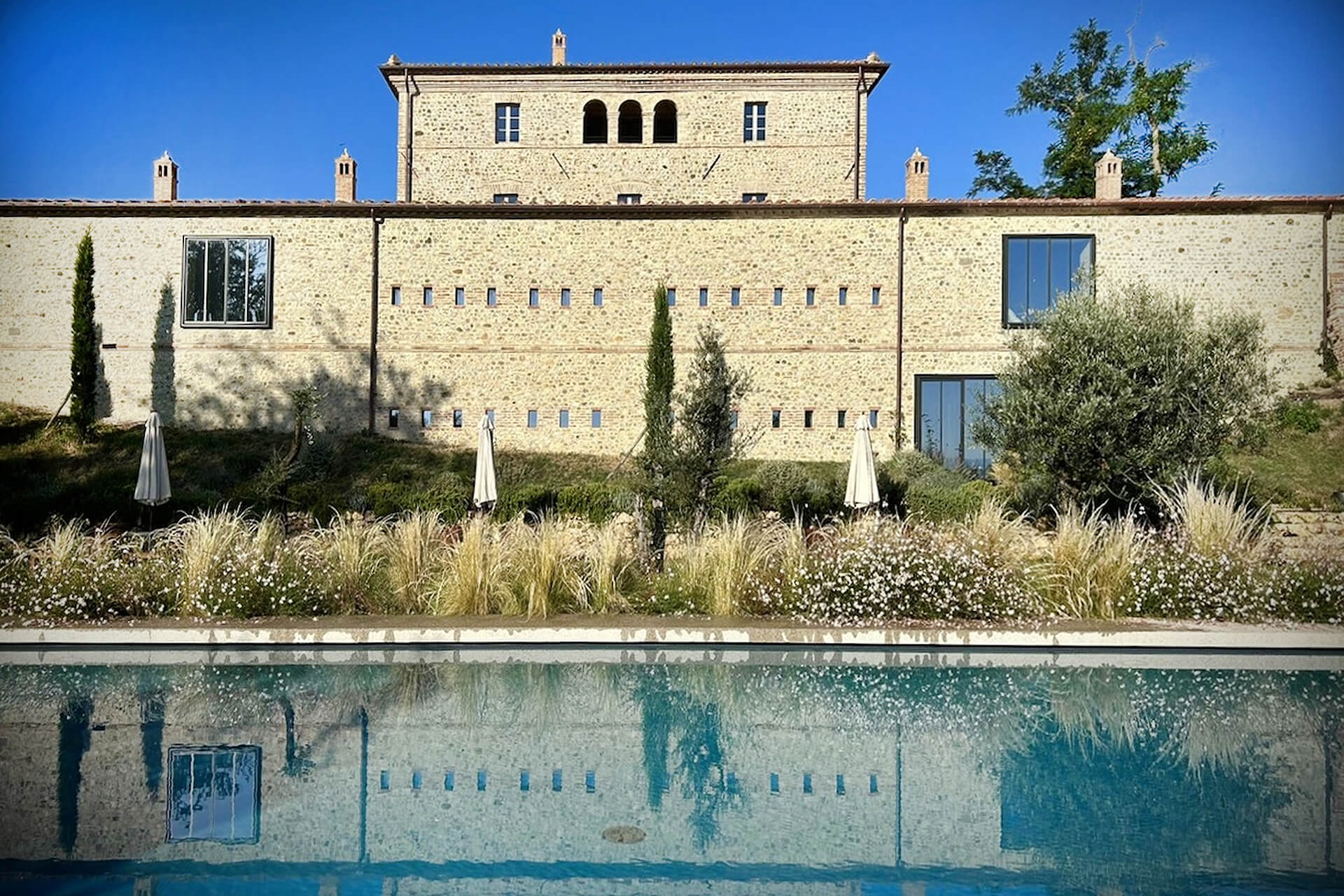 maison ancienne en pierres en Italie