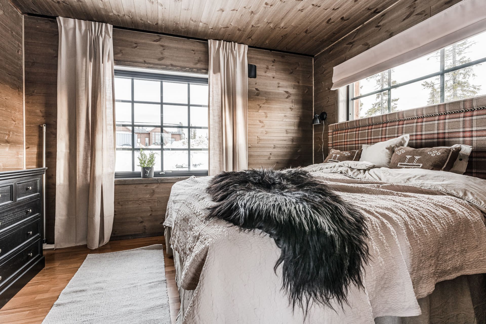 chambre chalet murs bois