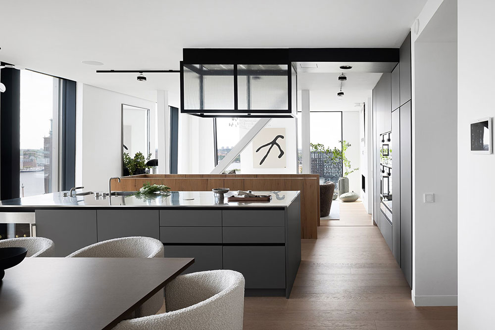 salle à manger avec cuisine ouverte
