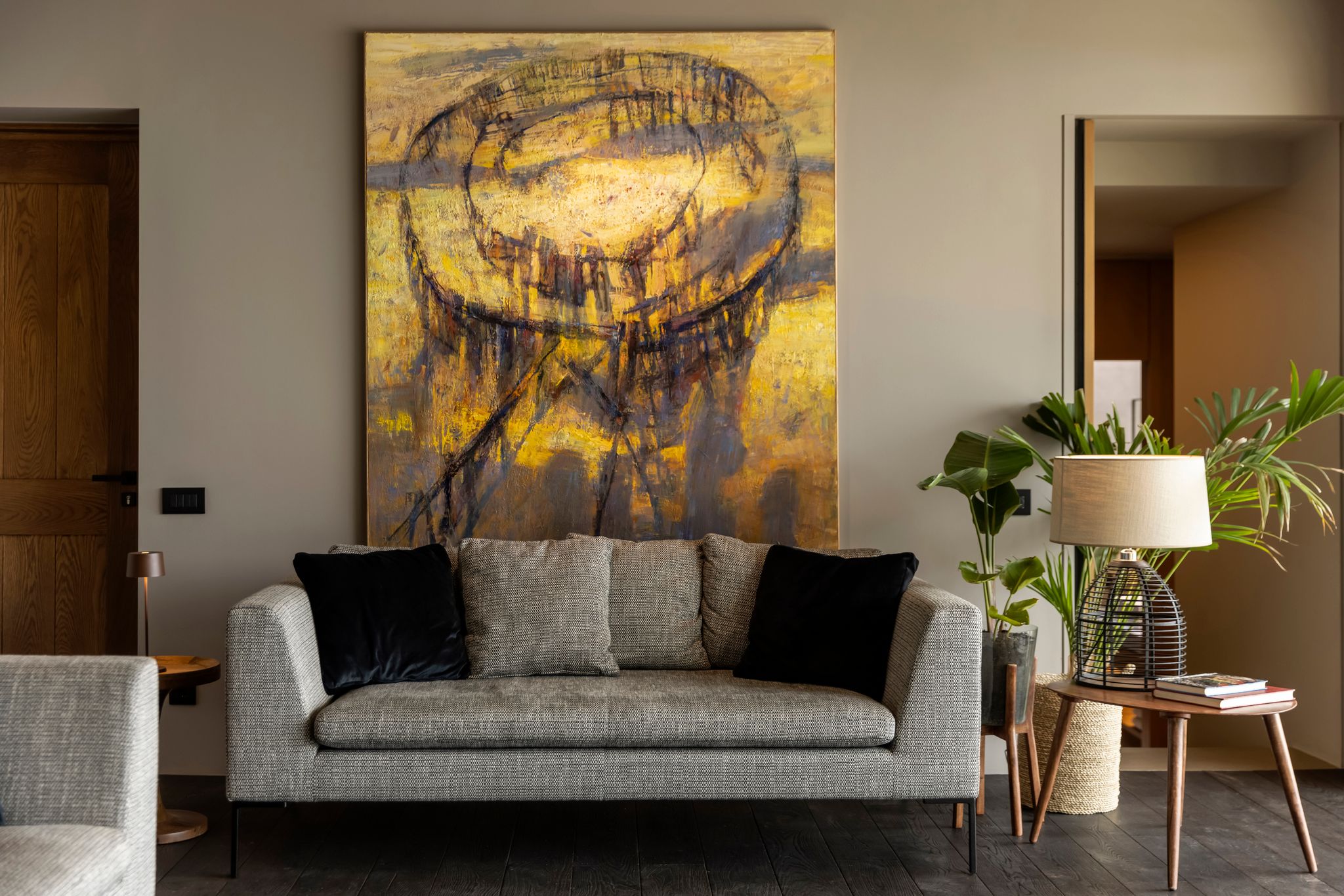 salon avec grand tableau décoration contemporaine
