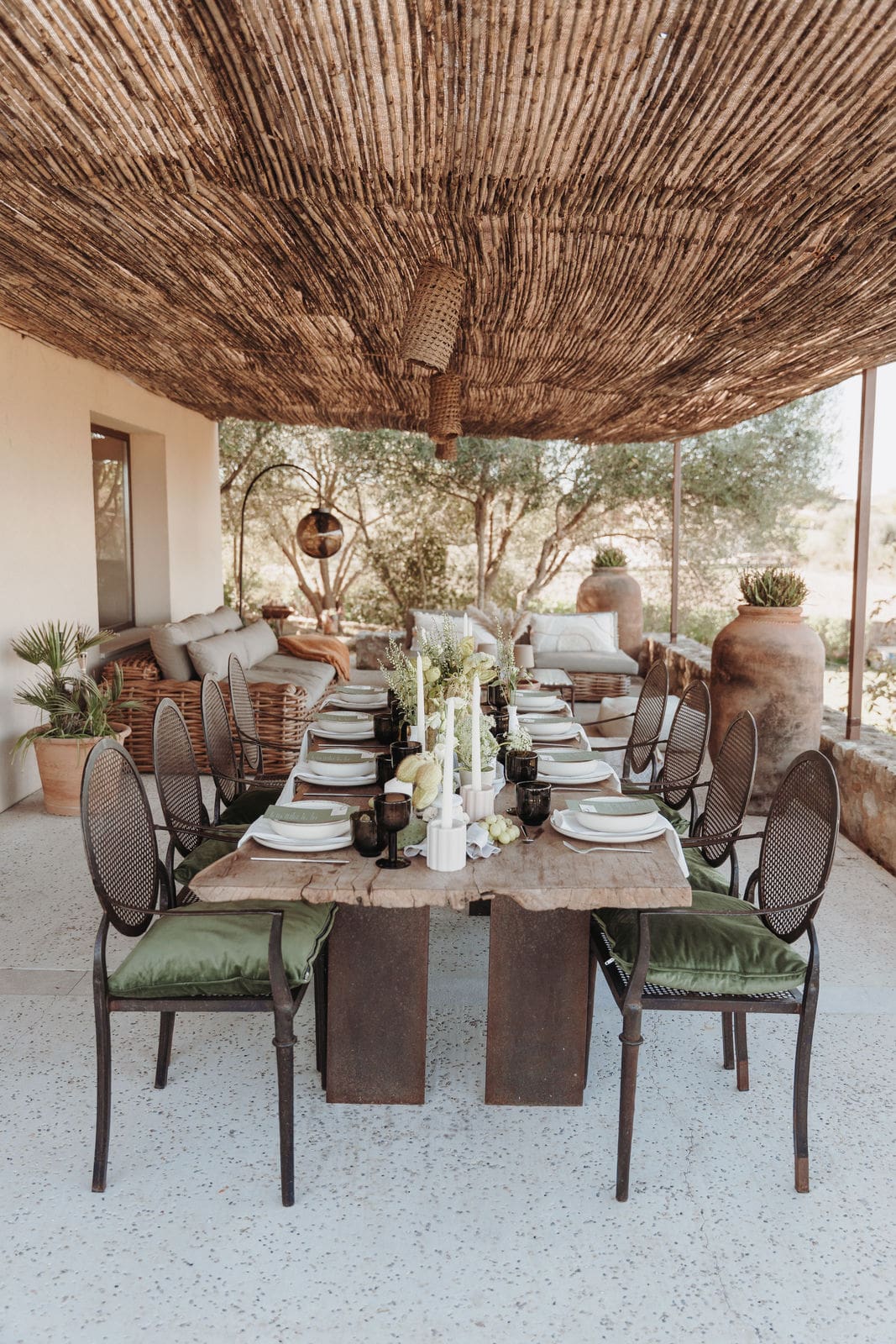 terrasse avec pergola acier et cannisses maison élégante au coeur de Majorque terrasse avec pergola acier et cannisses maison élégante au coeur de Majorque