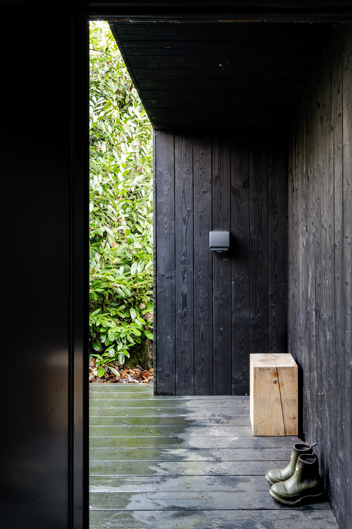 maison en bois noir 81m2