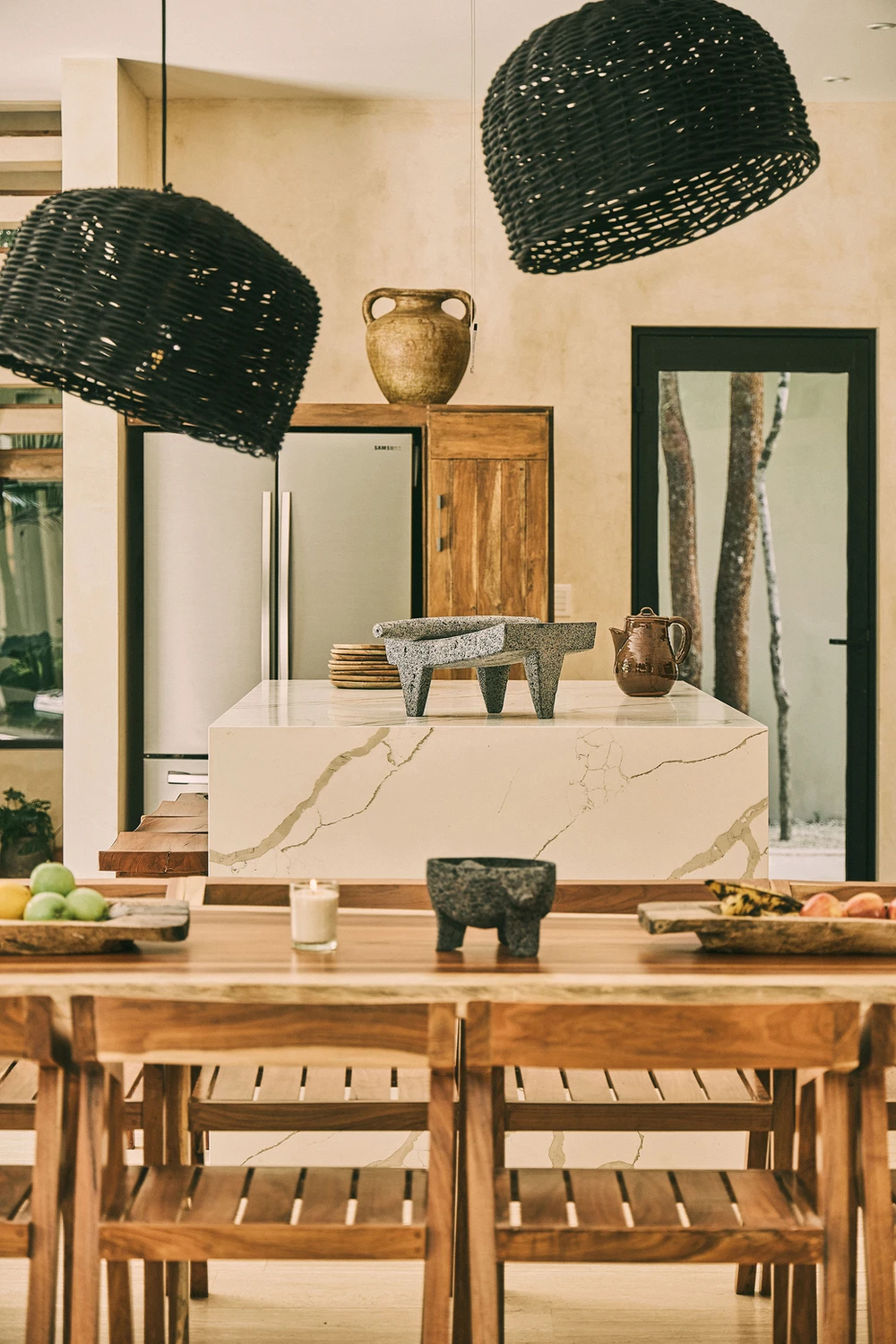 salle à manger maison Tulum décoration contemporaine et naturelle salle à manger maison Tulum décoration contemporaine et naturelle