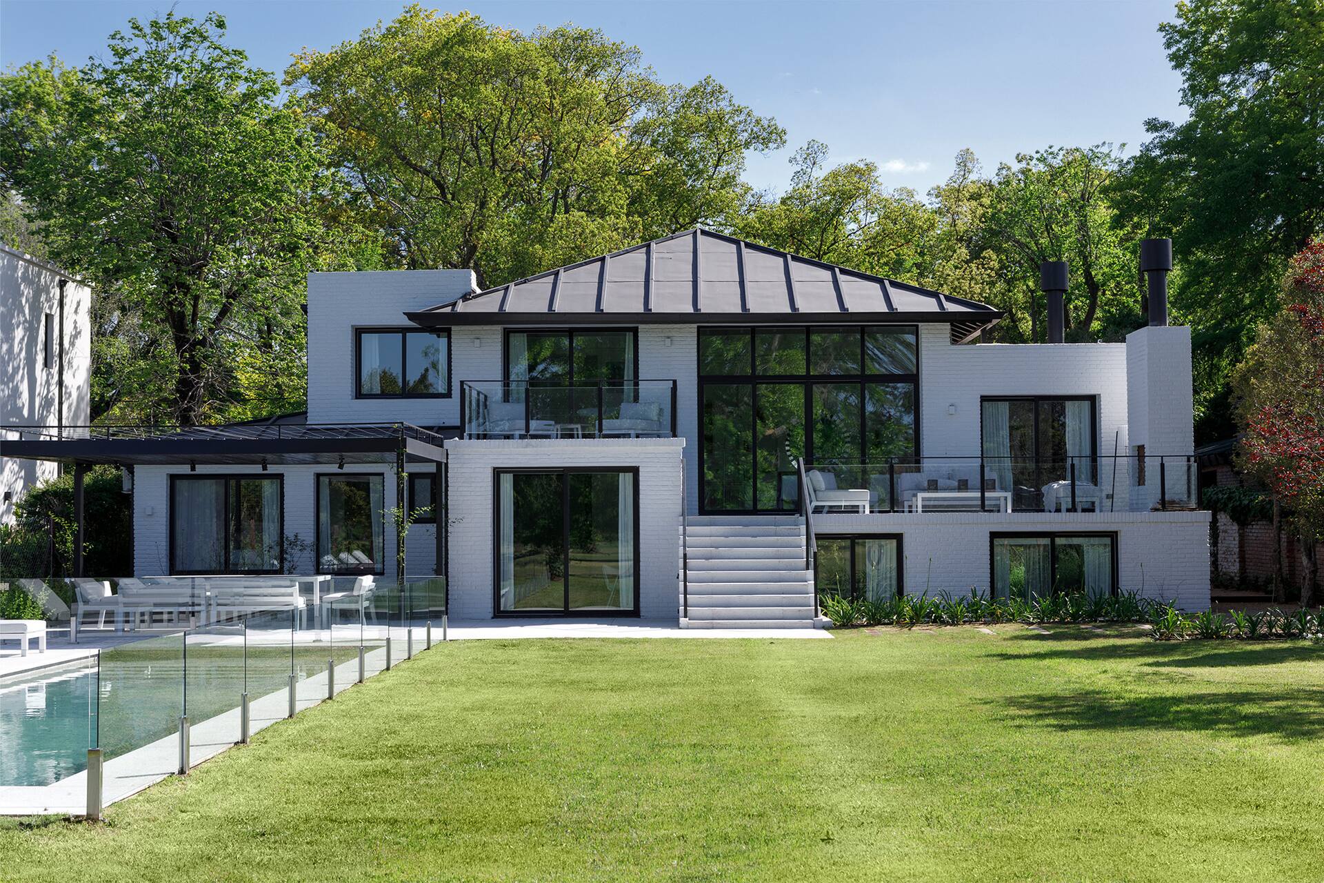 maison contemporaine et rénovée avec piscine maison contemporaine et rénovée avec piscine