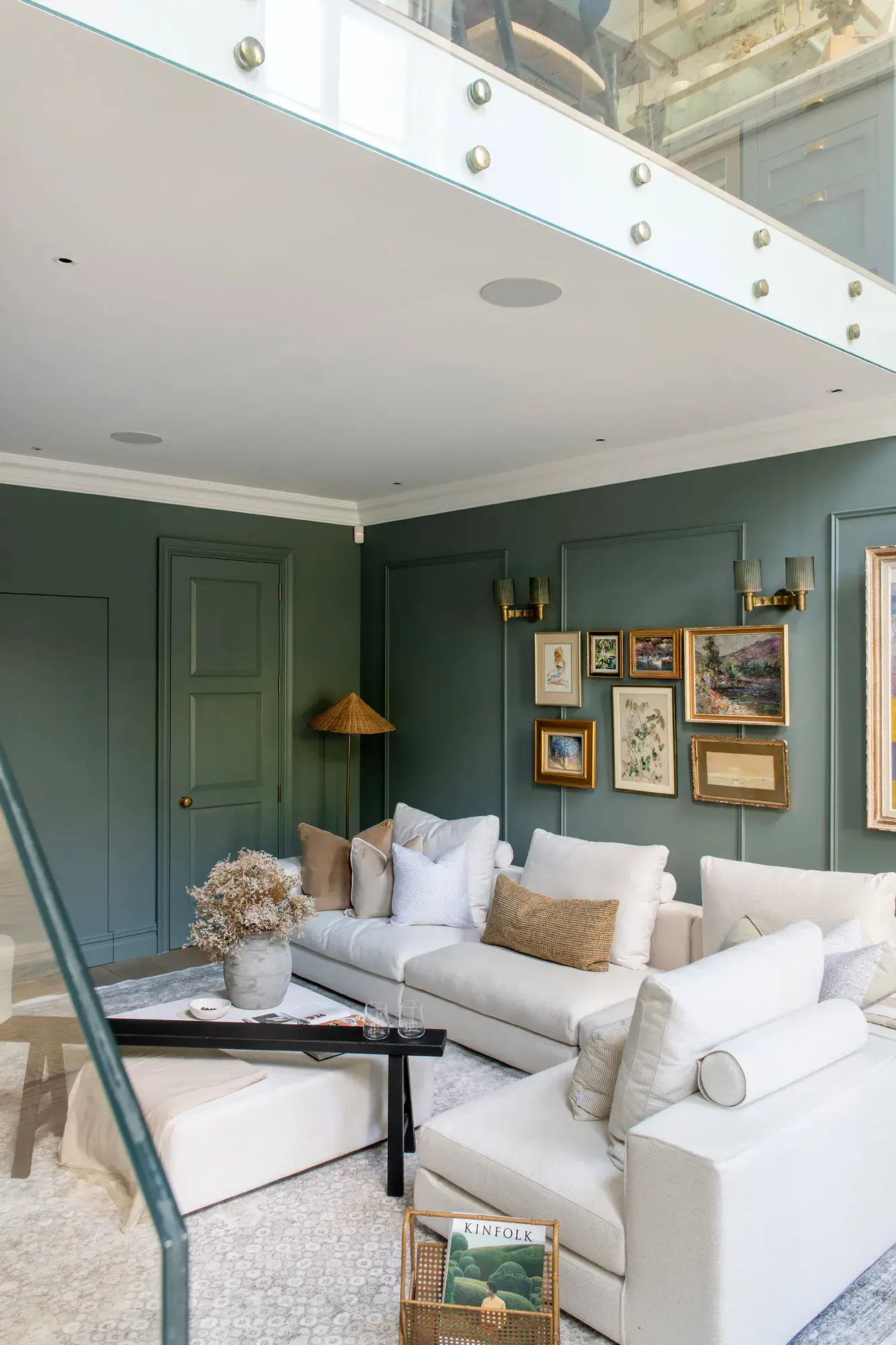 salon bleu avec mezzanine