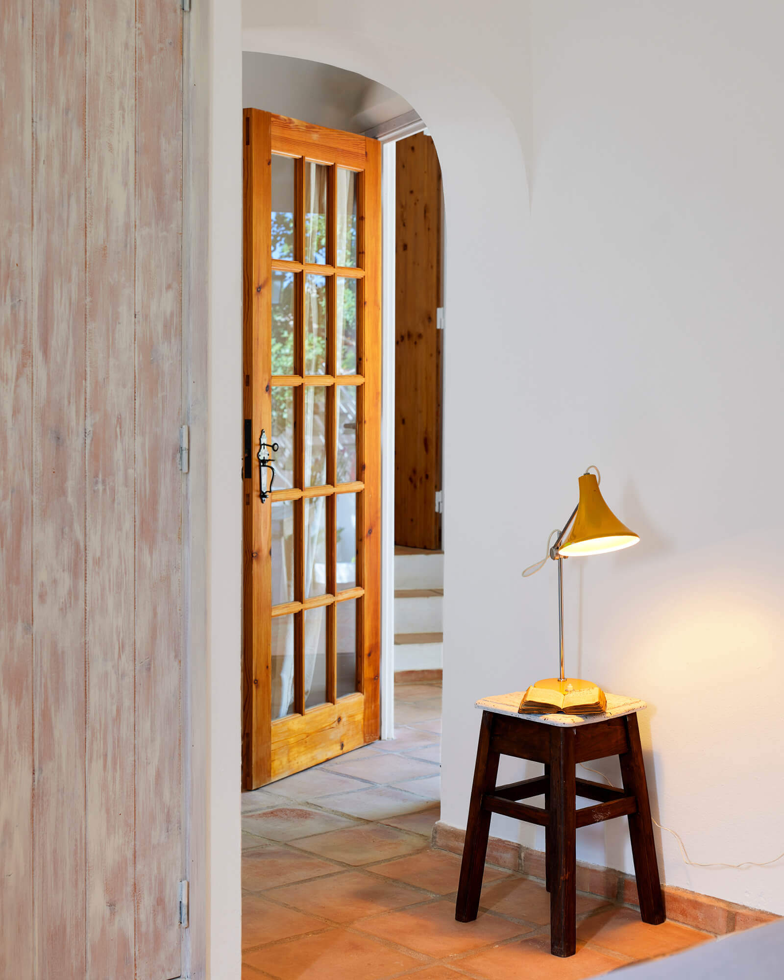 chambre avec porte vitrée
