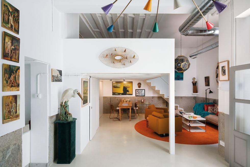 salon avec mezzanine décoration design